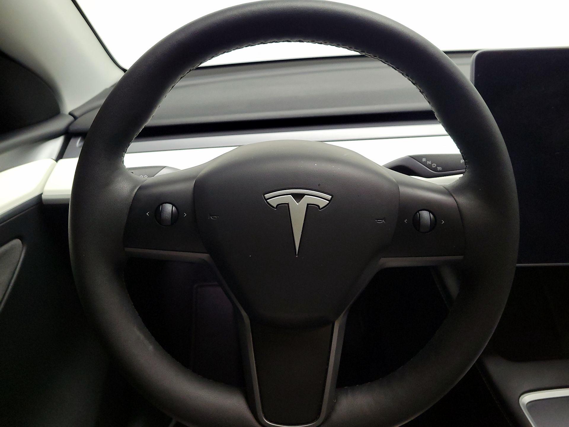 Thumbnail: 2025 Tesla Model Y - 10