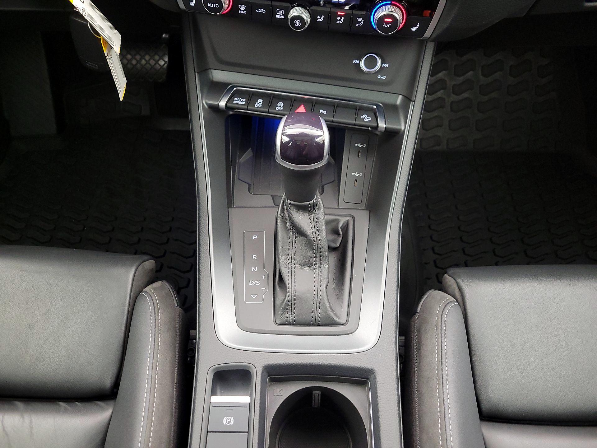 Thumbnail: 2022 Audi Q3 - 18