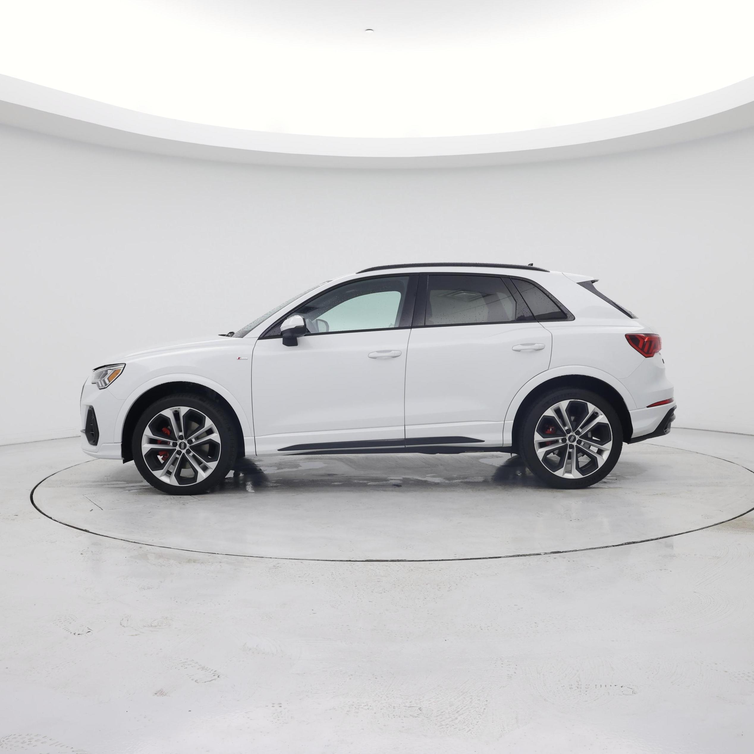 Thumbnail: 2022 Audi Q3 - 3