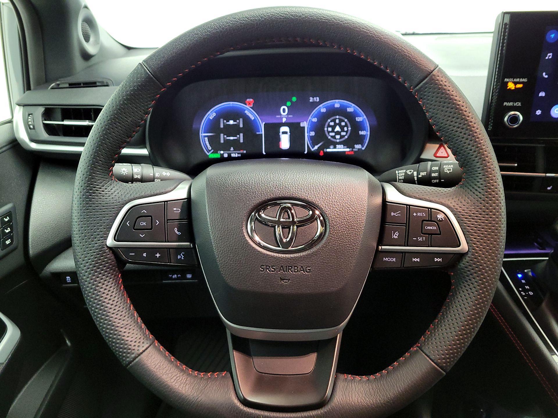 Thumbnail: 2025 Toyota Sienna - 10
