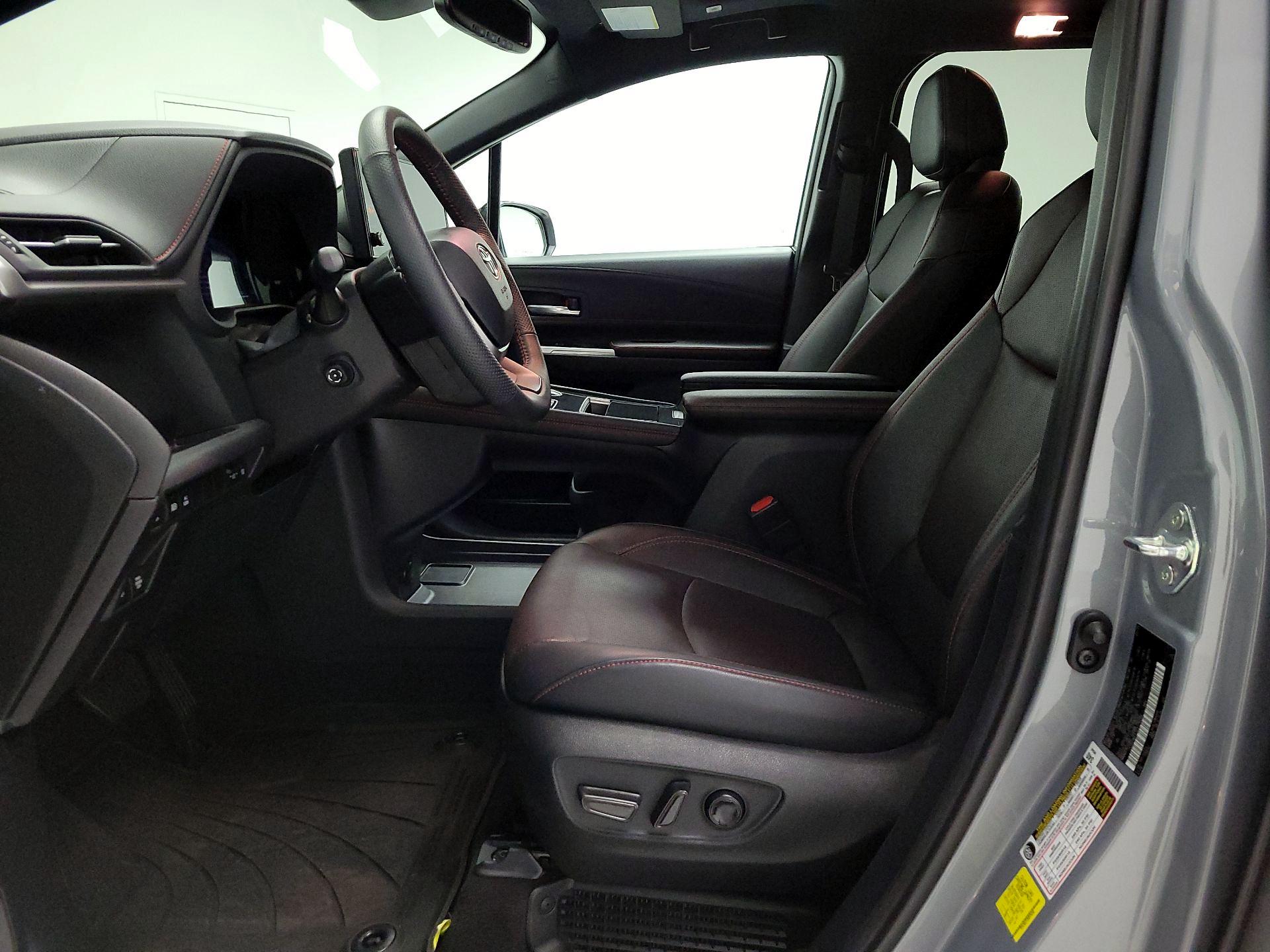 Thumbnail: 2025 Toyota Sienna - 11