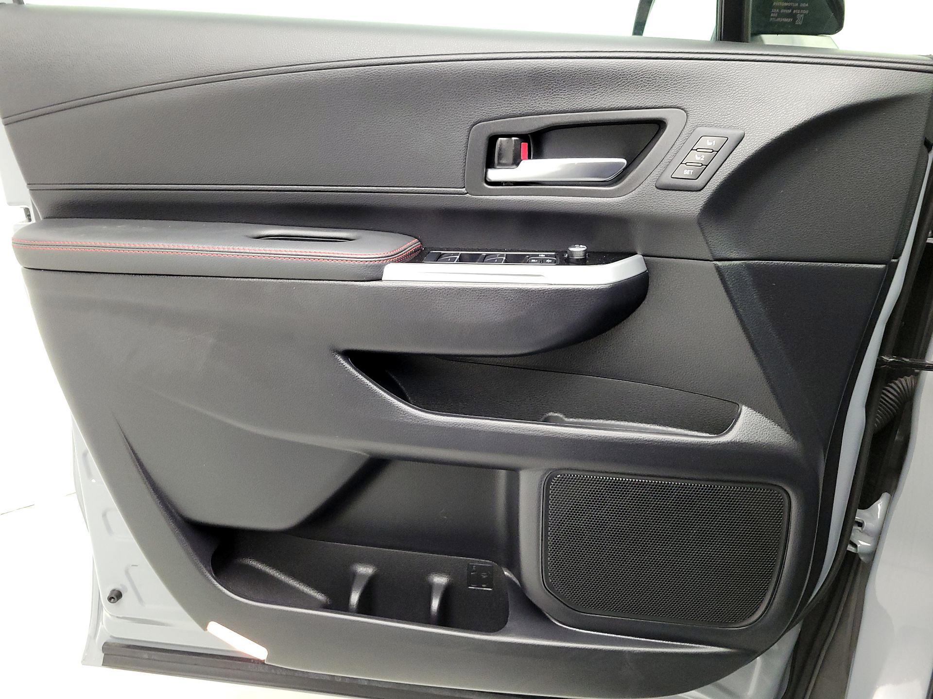Thumbnail: 2025 Toyota Sienna - 12