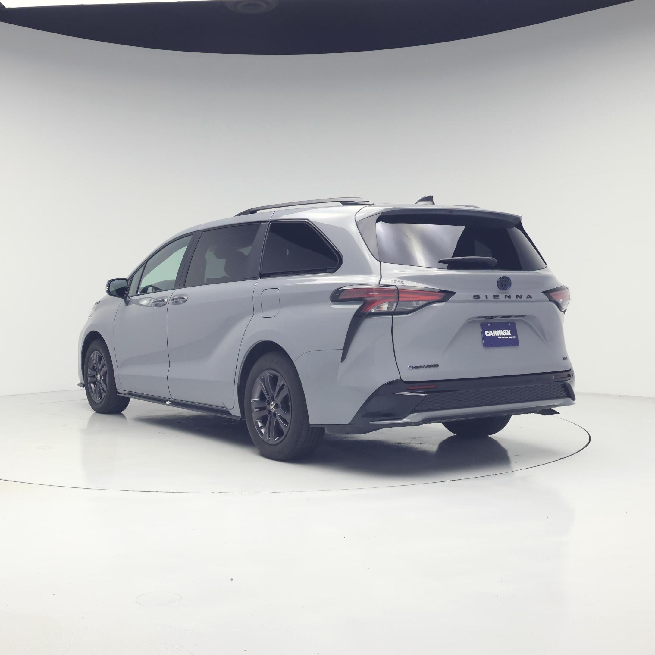 Thumbnail: 2025 Toyota Sienna - 2