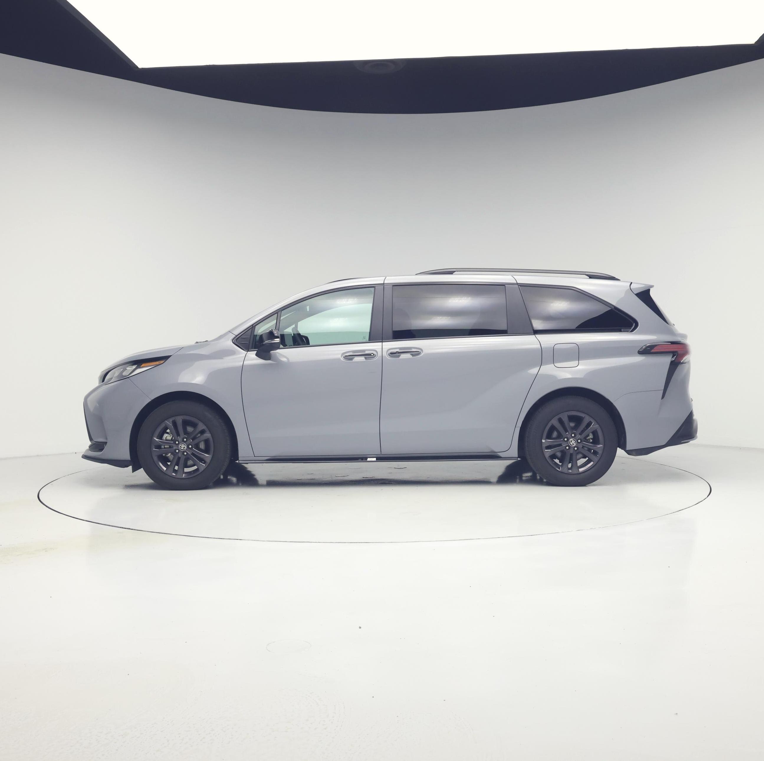 Thumbnail: 2025 Toyota Sienna - 3