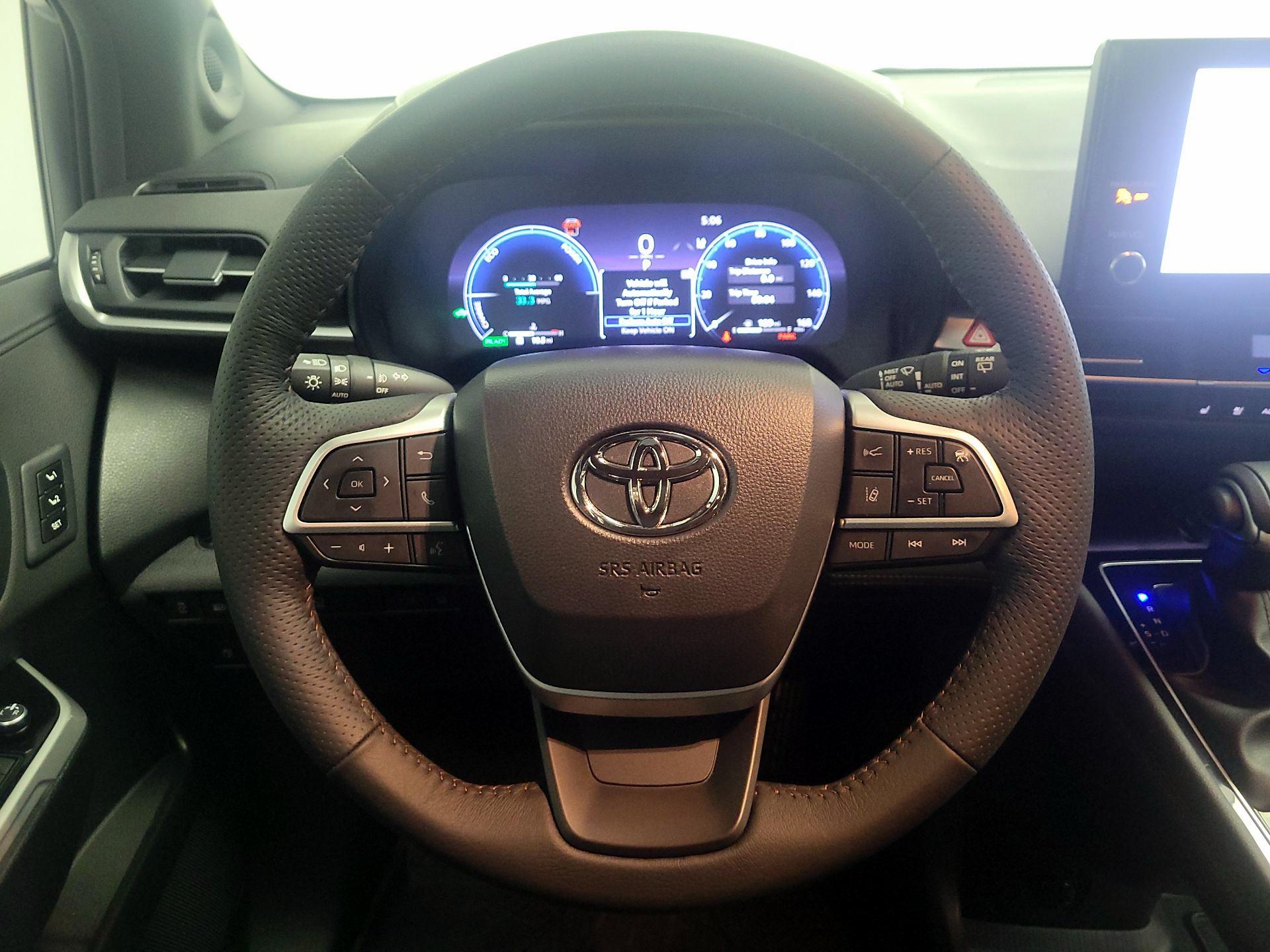 Thumbnail: 2025 Toyota Sienna - 10