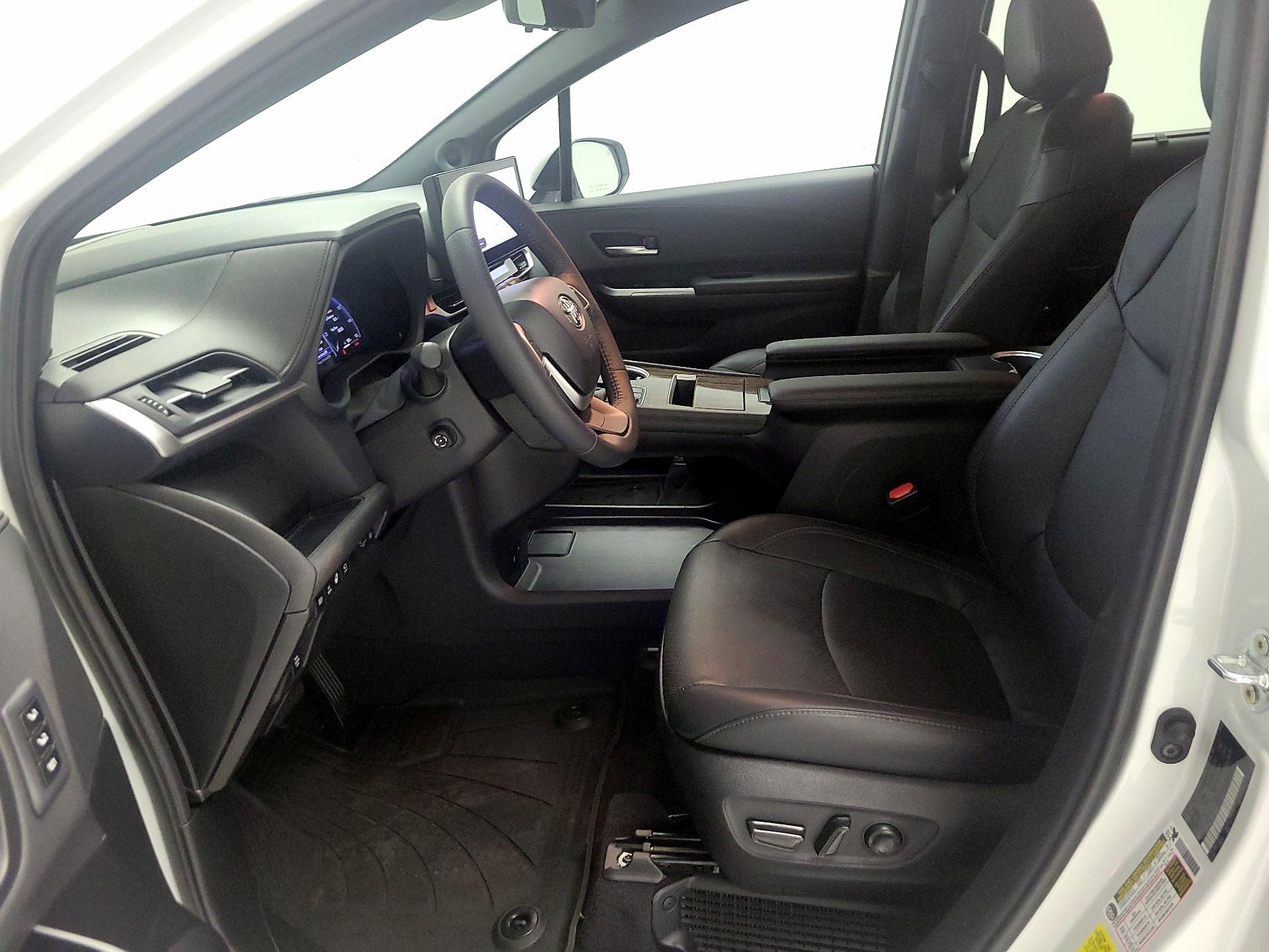 Thumbnail: 2025 Toyota Sienna - 11