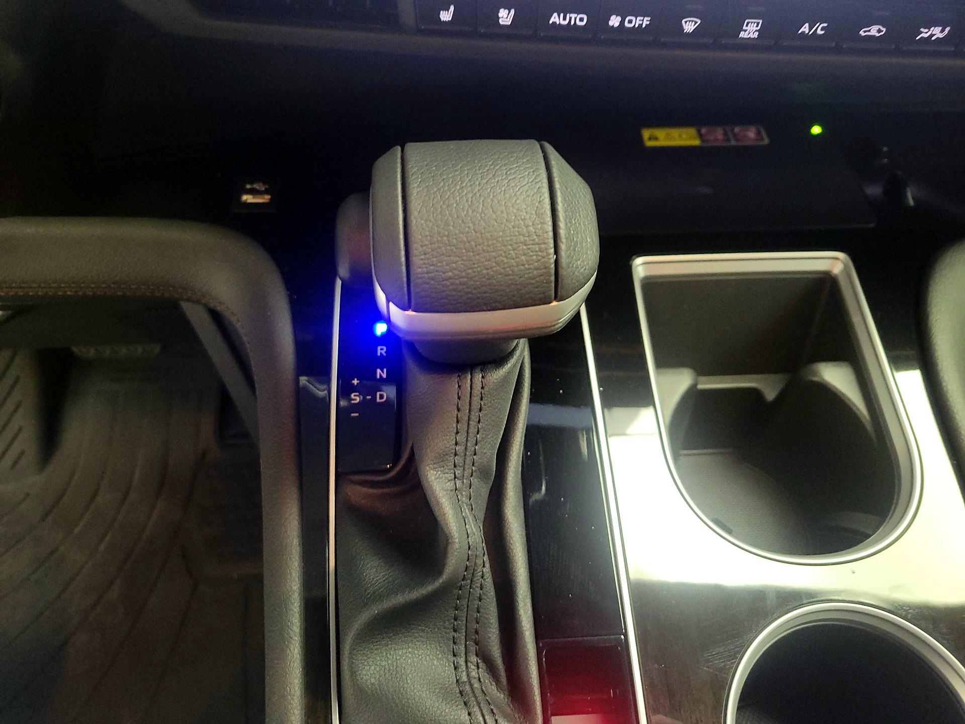 Thumbnail: 2025 Toyota Sienna - 15