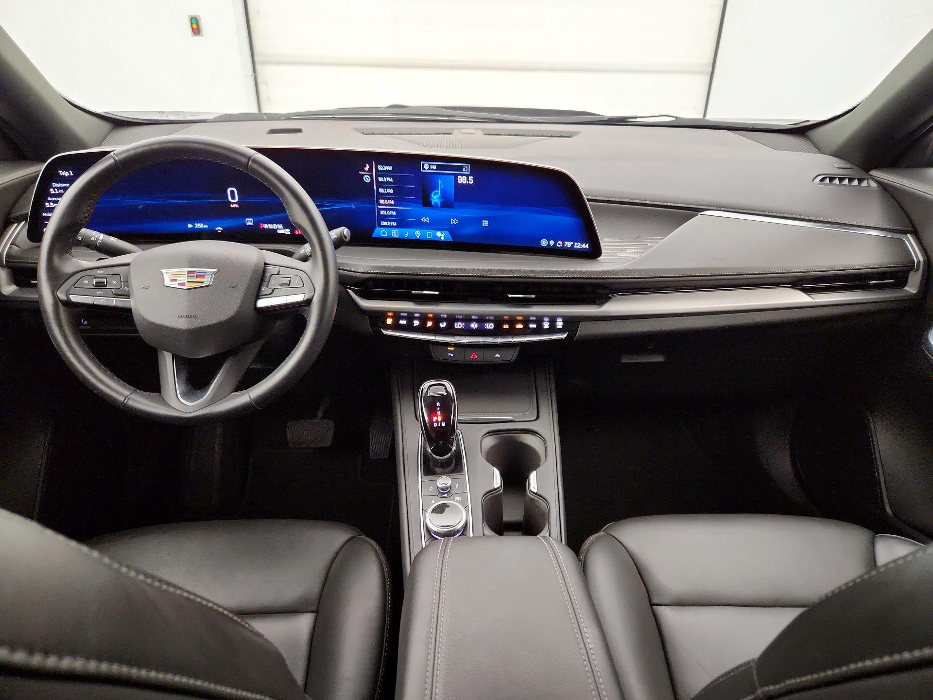 Thumbnail: 2025 Cadillac XT4 - 9