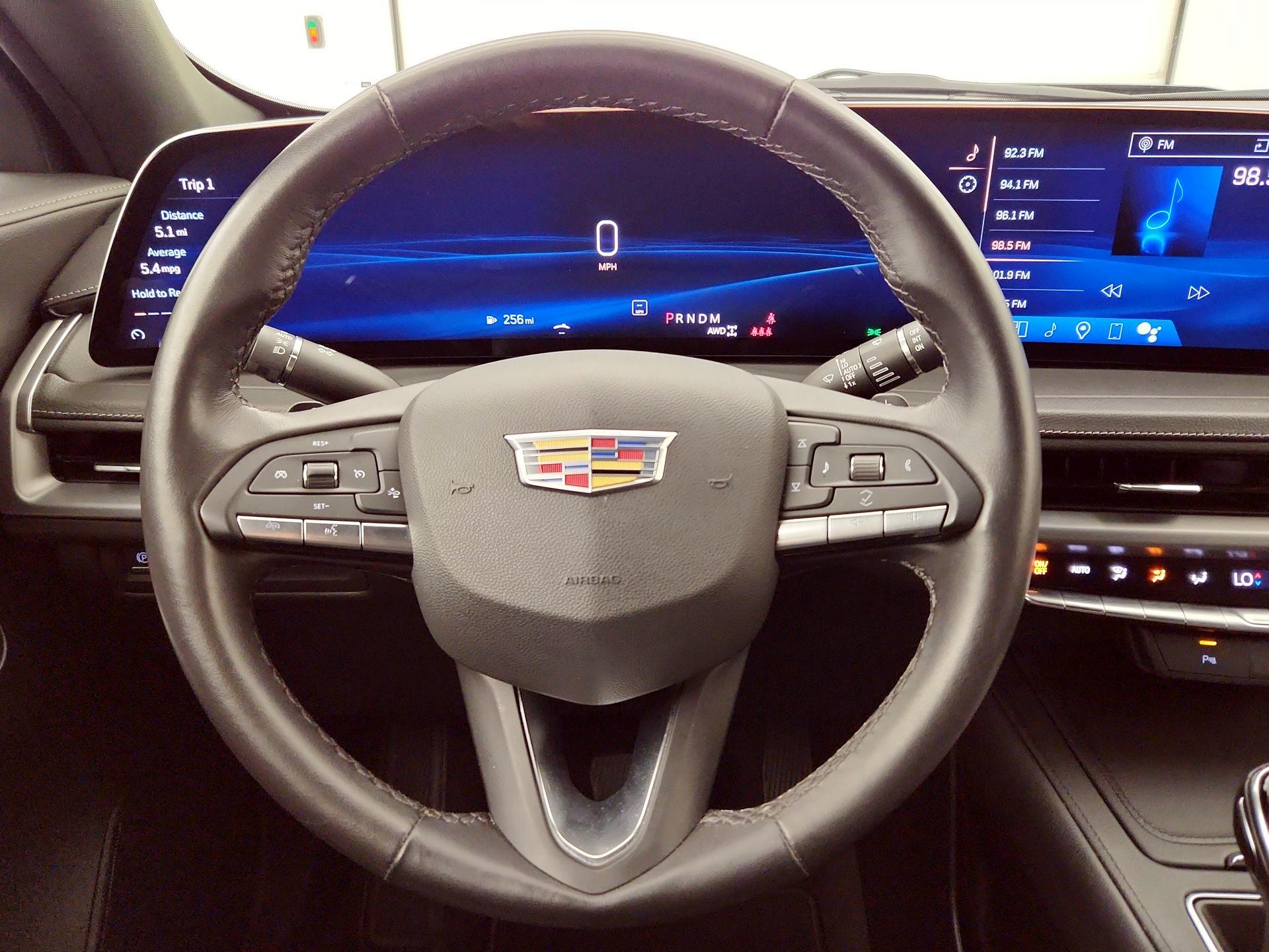 Thumbnail: 2025 Cadillac XT4 - 10