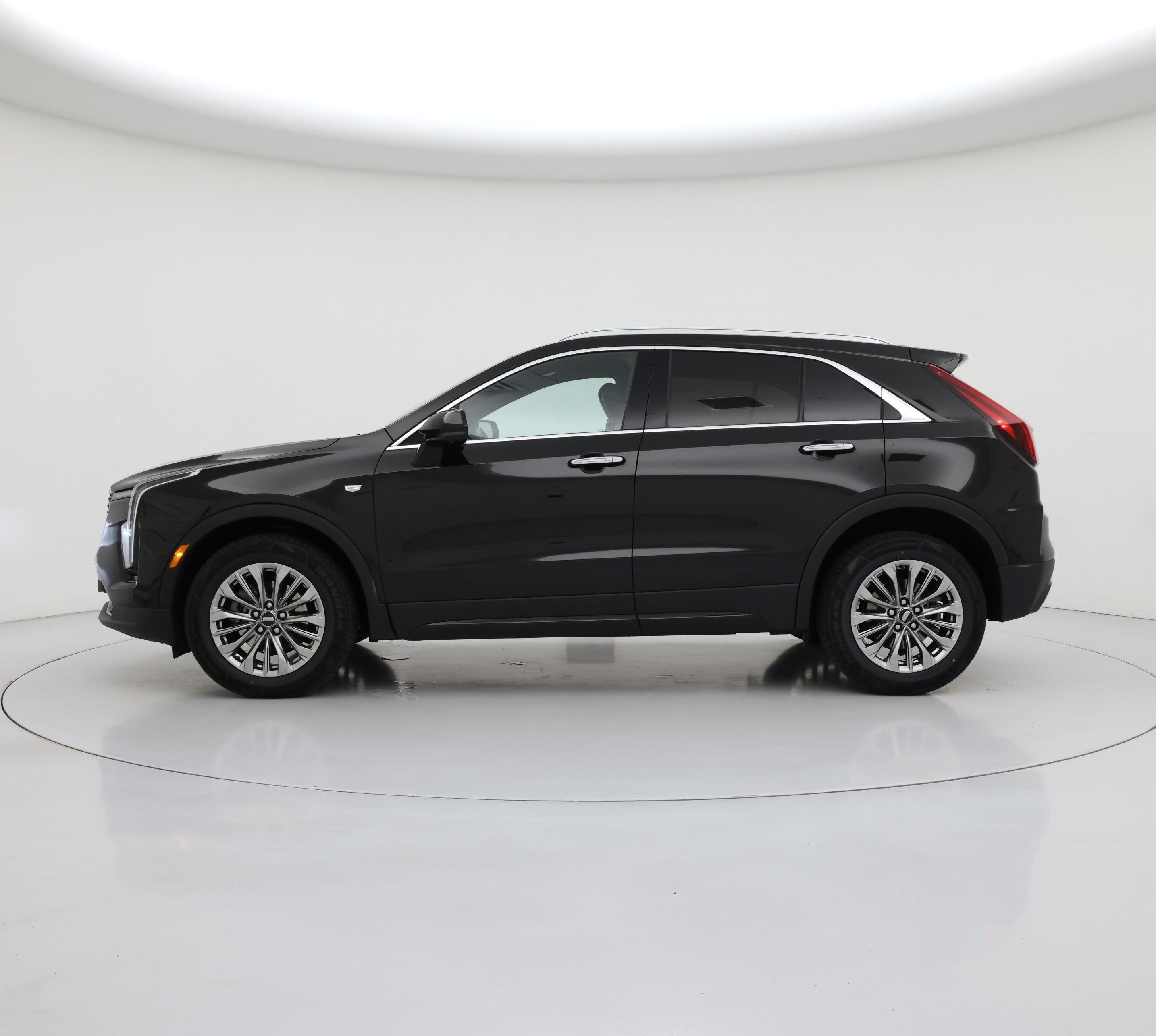 Thumbnail: 2025 Cadillac XT4 - 3