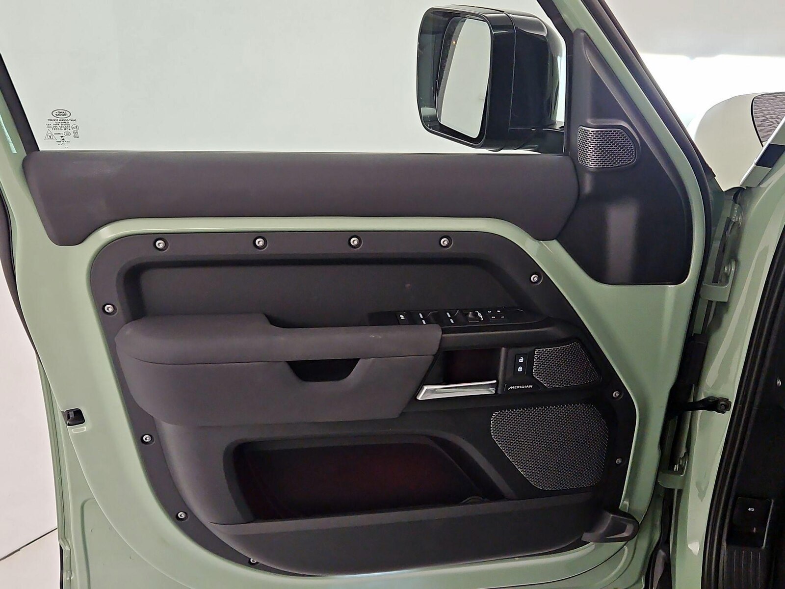 2023 Land Rover Defender 75th Edition - Photo 13