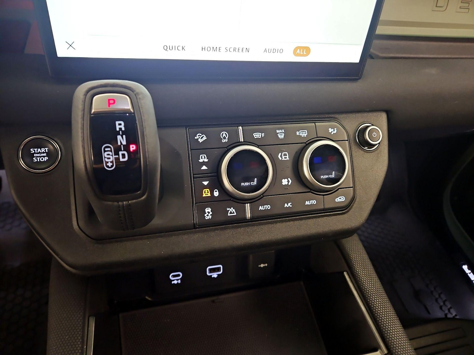 2023 Land Rover Defender 75th Edition - Photo 18