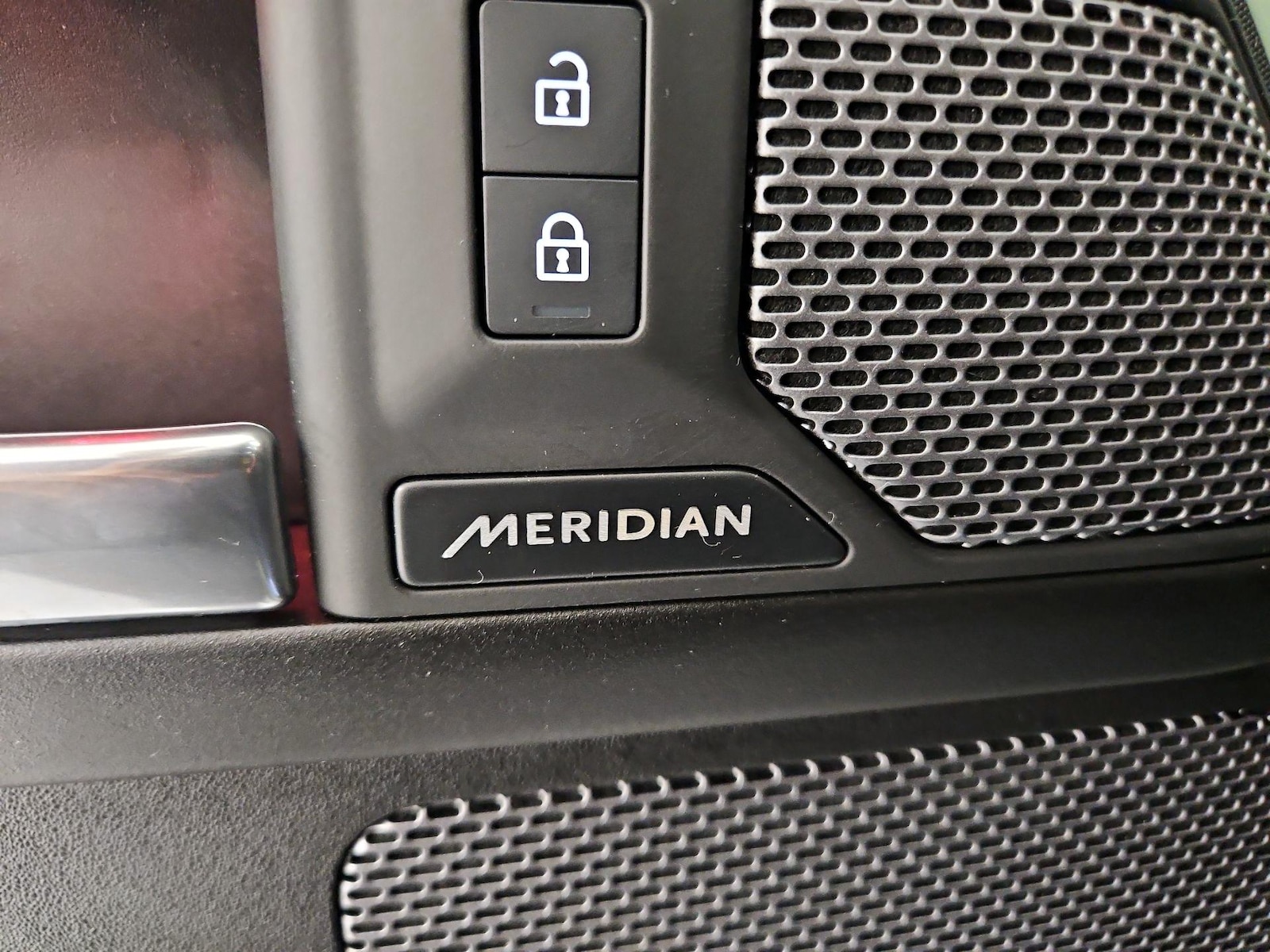 2023 Land Rover Defender 75th Edition - Photo 23