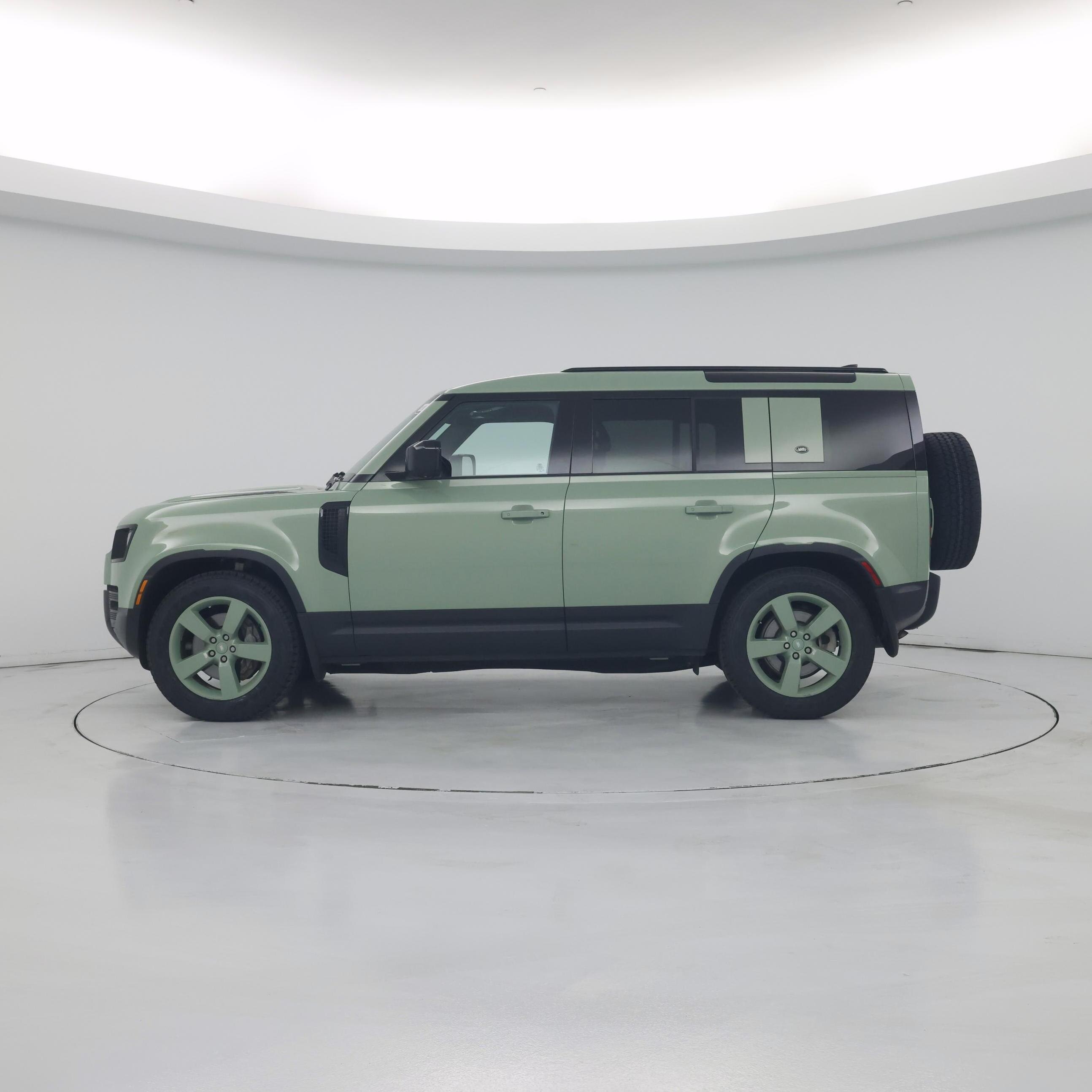 Thumbnail: 2023 Land Rover Defender - 3