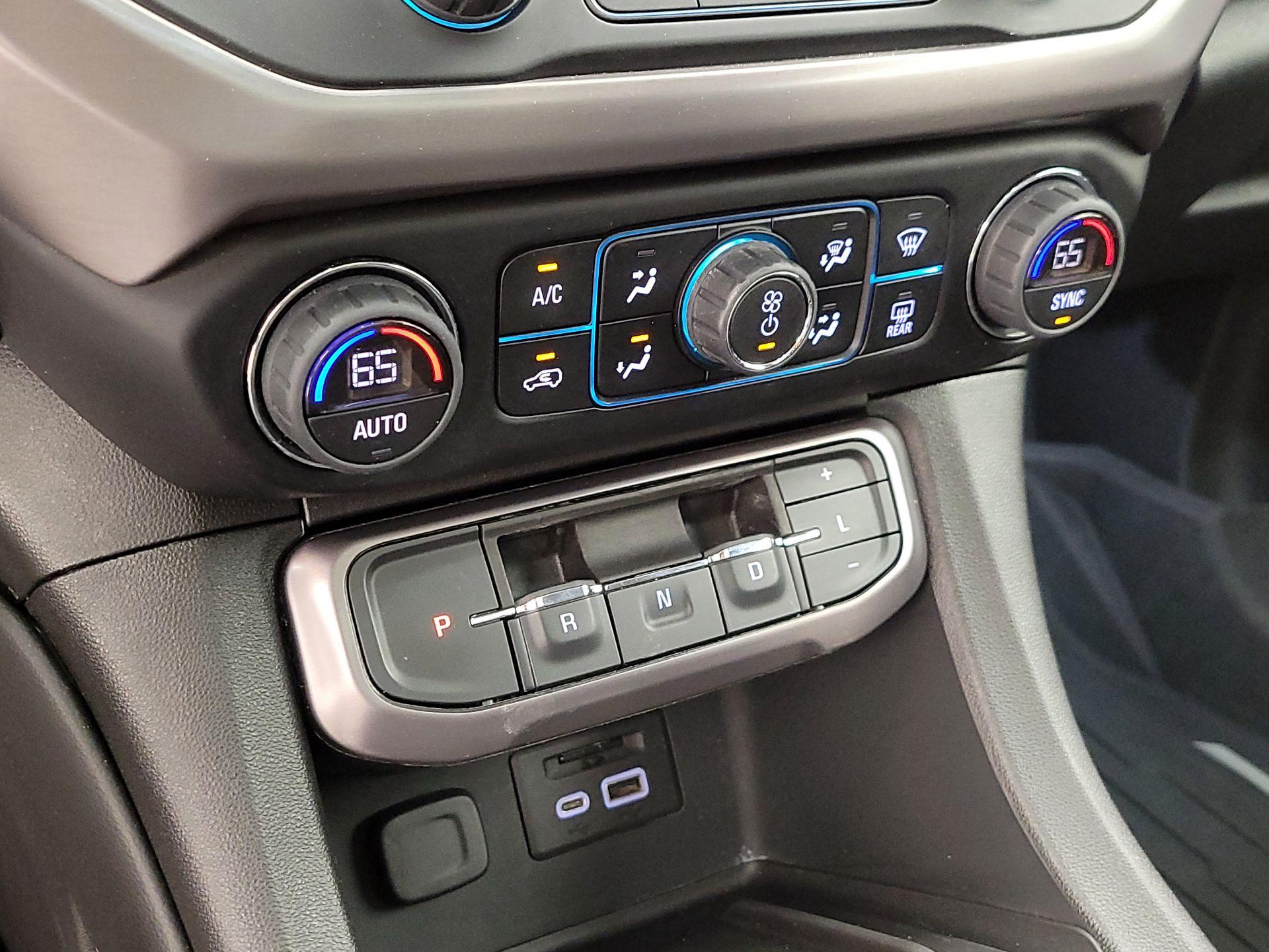 Thumbnail: 2022 GMC Acadia - 16