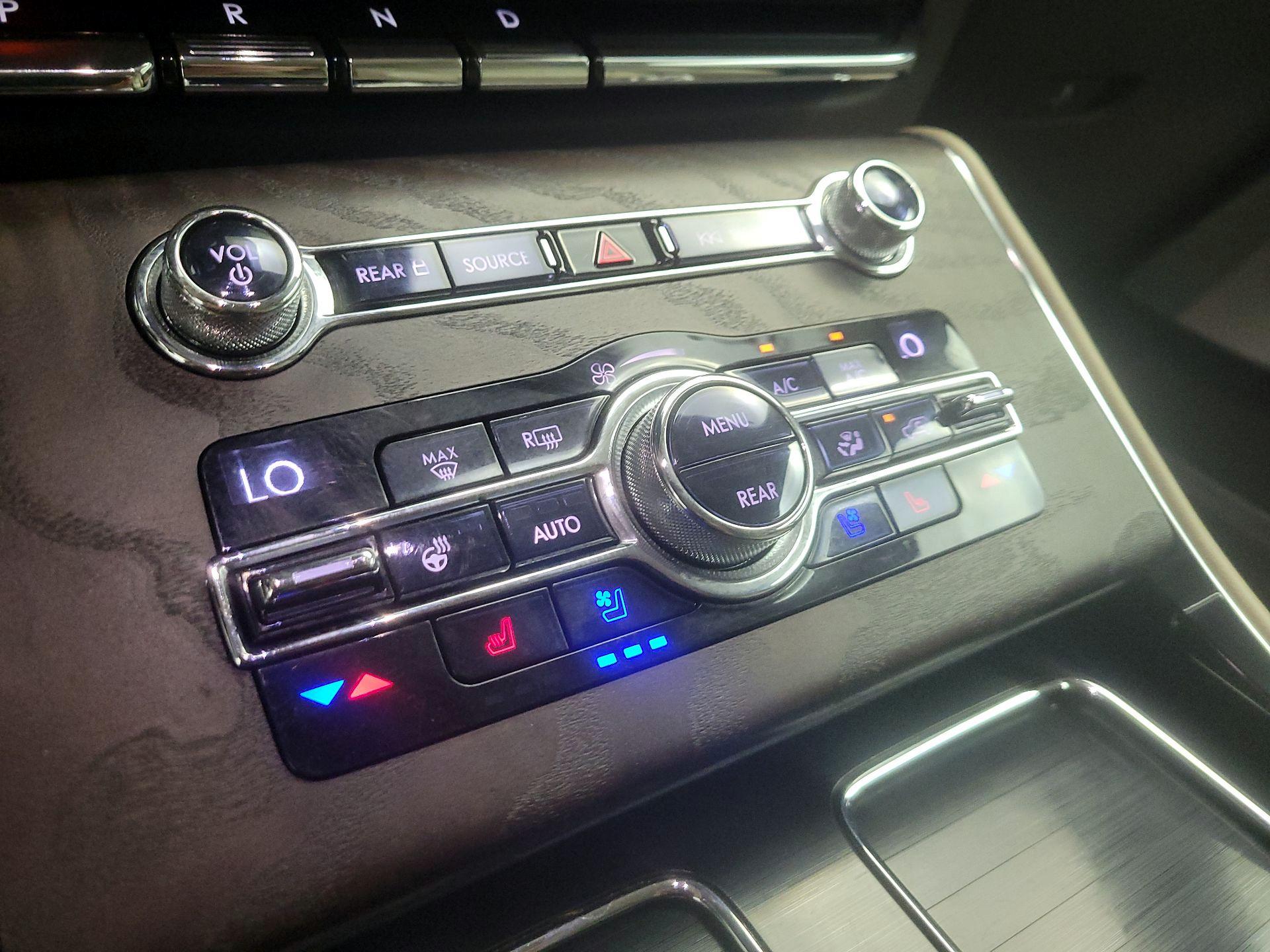 Thumbnail: 2020 Lincoln Aviator - 14