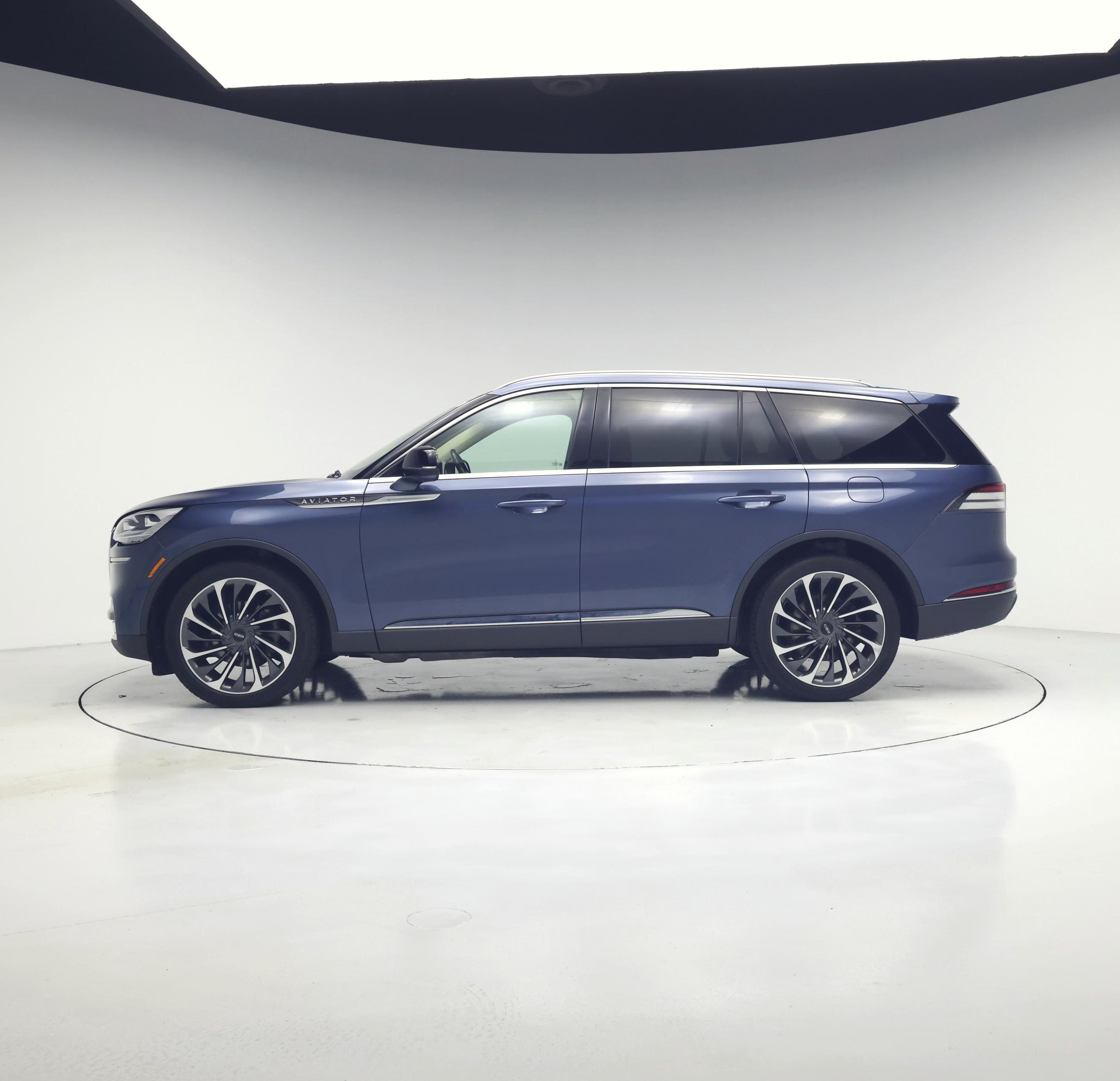 Thumbnail: 2020 Lincoln Aviator - 3