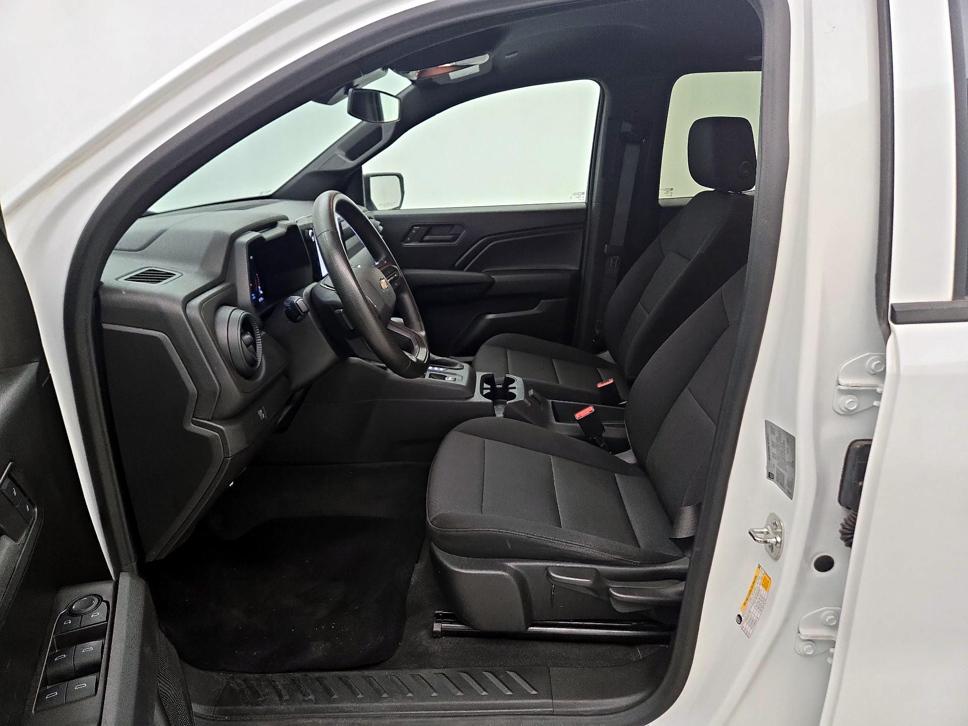 Thumbnail: 2024 Chevrolet Colorado - 11