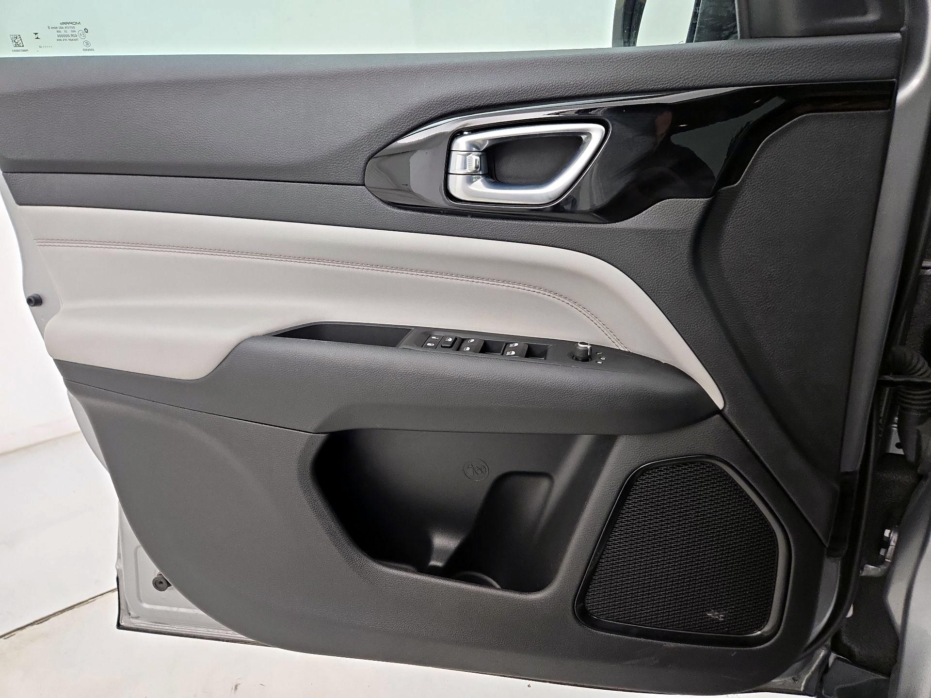 Thumbnail: 2023 Jeep Compass - 12