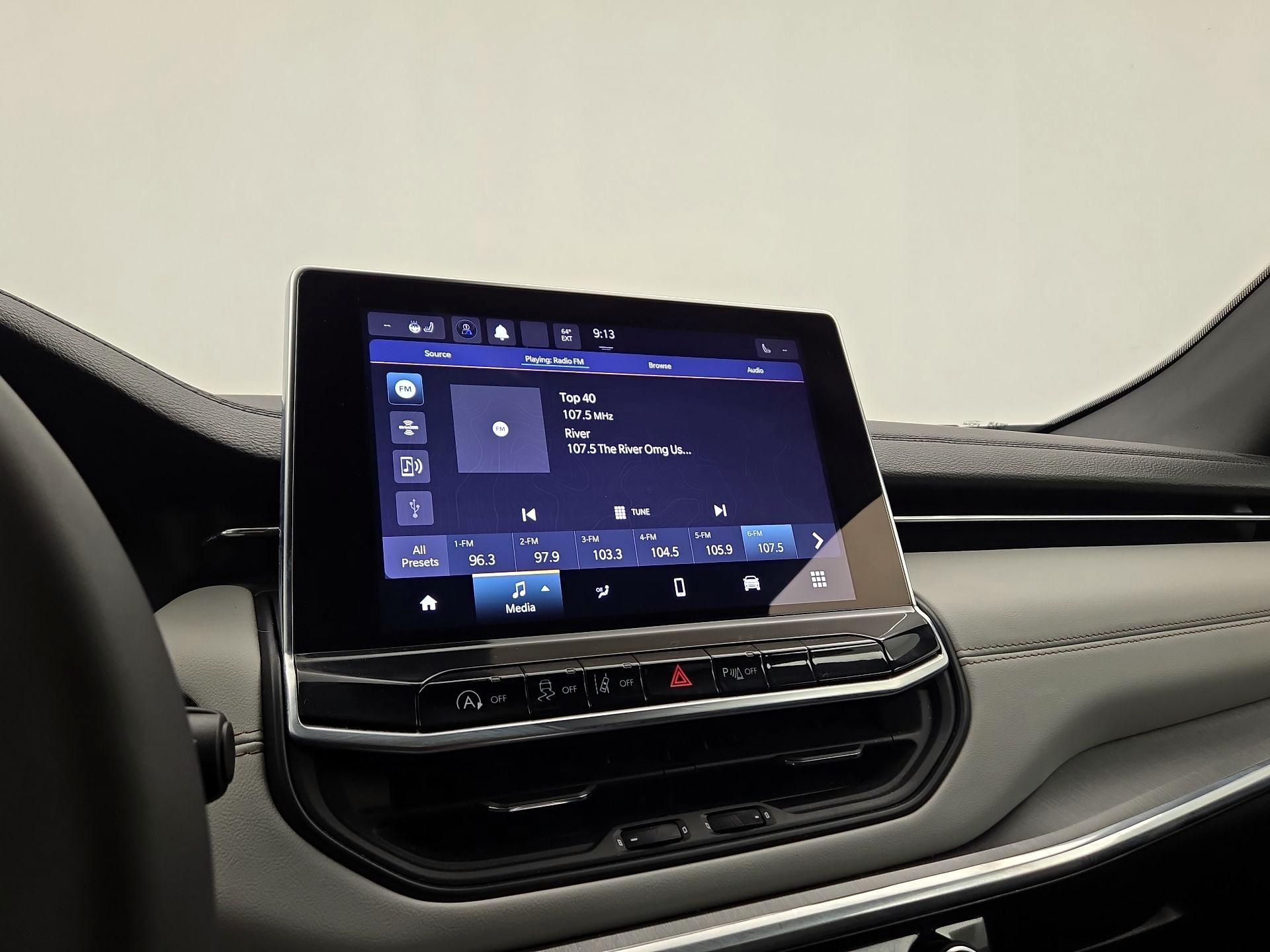 Thumbnail: 2023 Jeep Compass - 15