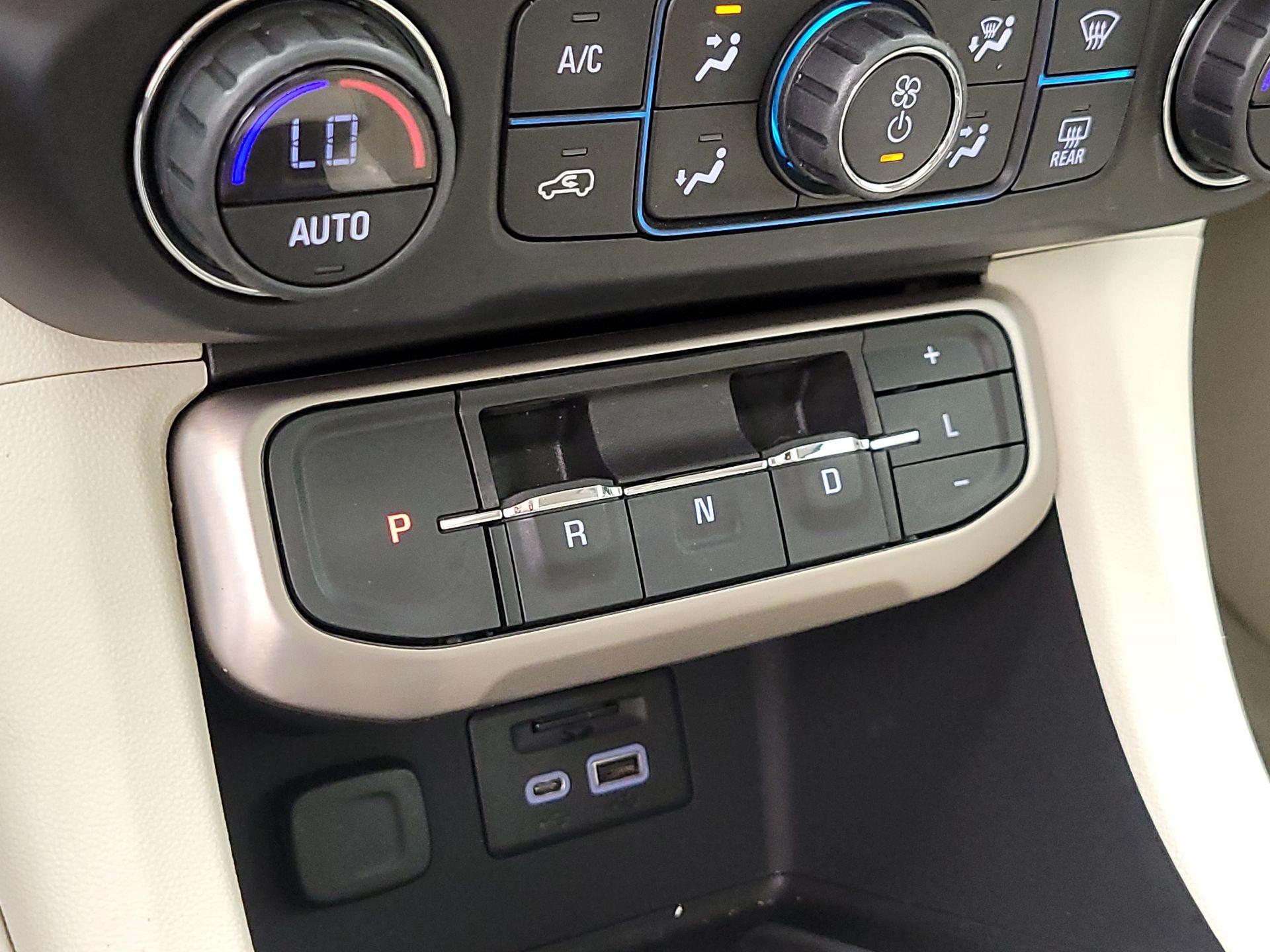 Thumbnail: 2021 GMC Acadia - 17