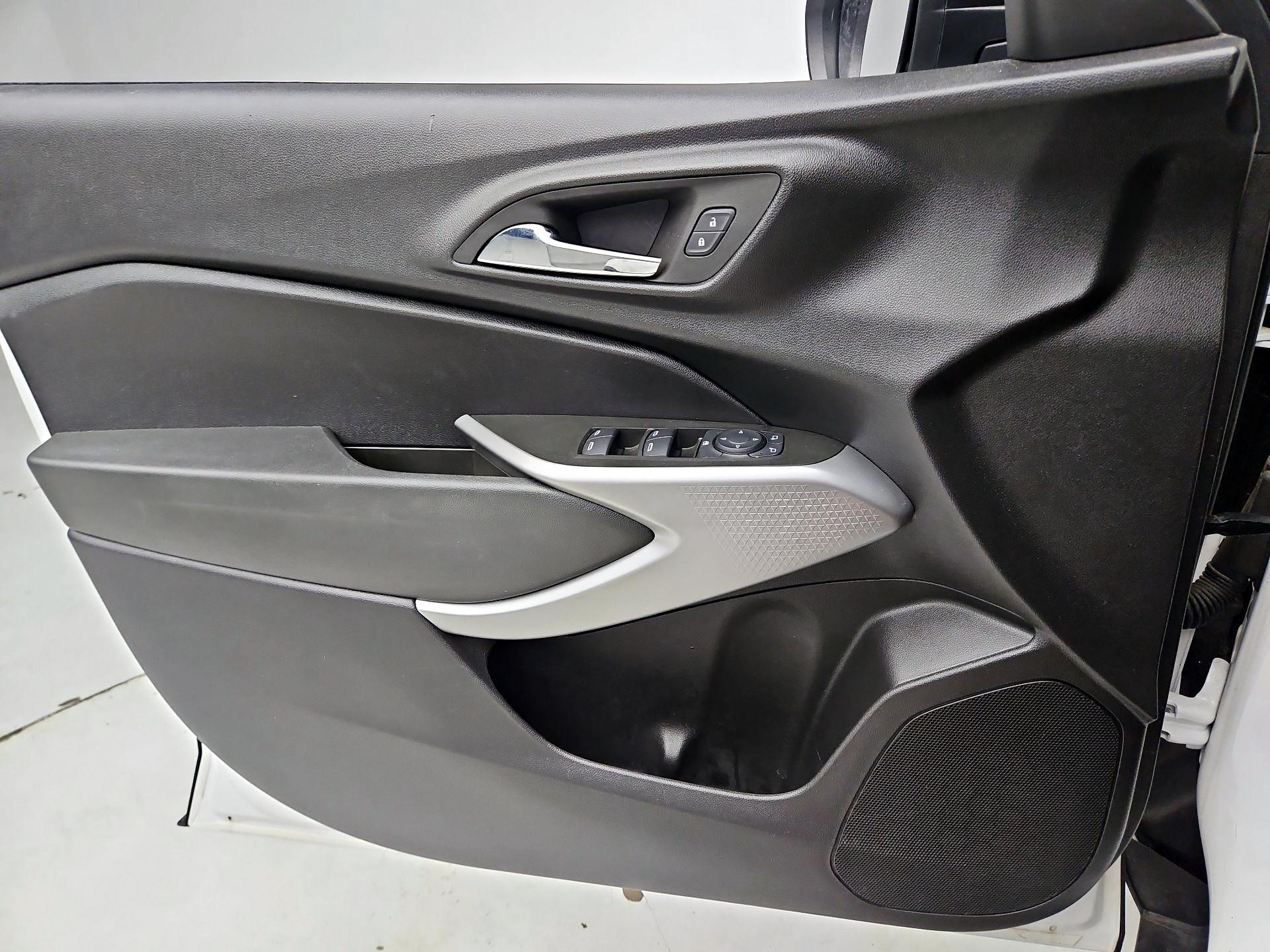 Thumbnail: 2024 Chevrolet Trax - 12