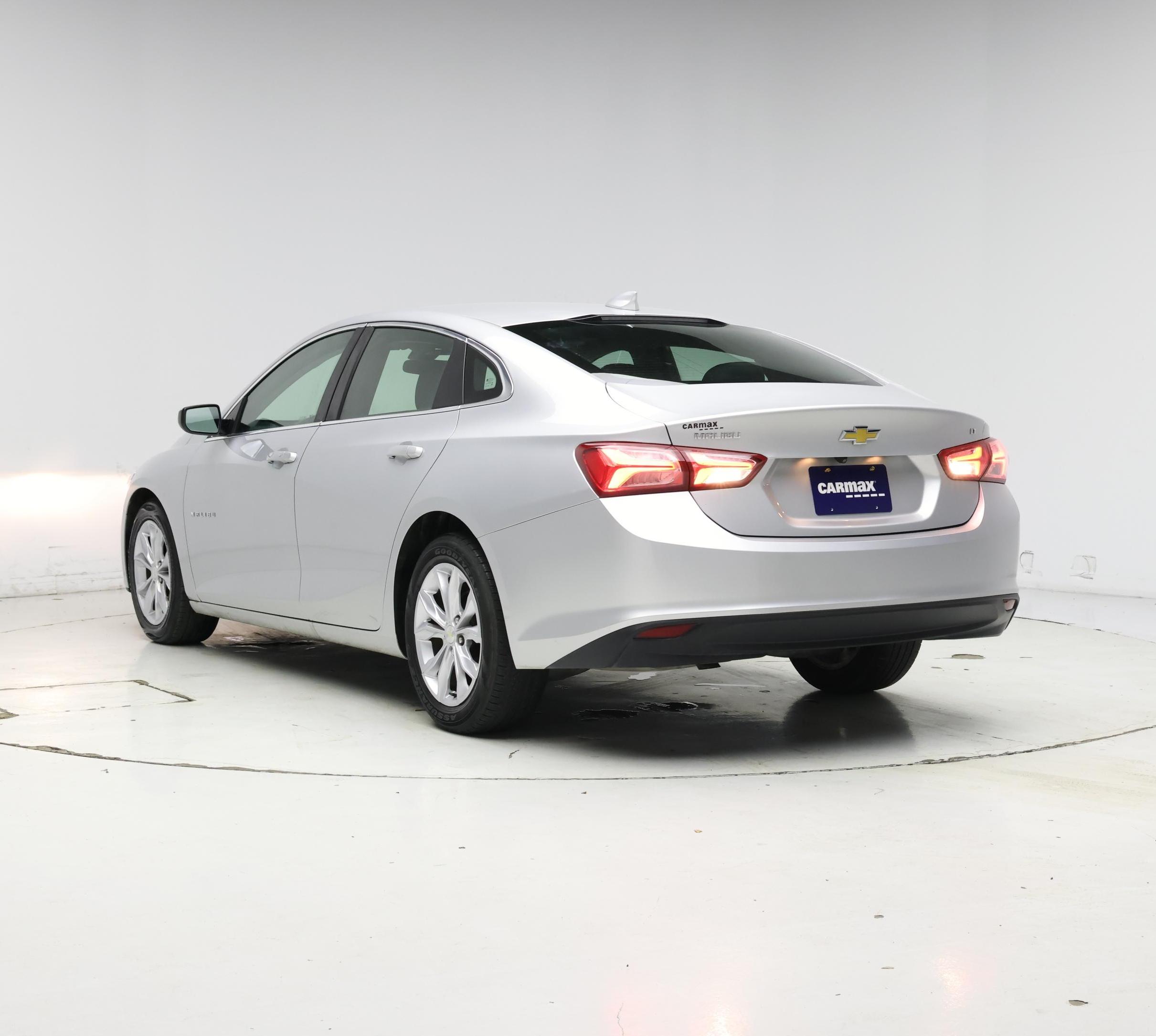 Thumbnail: 2019 Chevrolet Malibu - 2