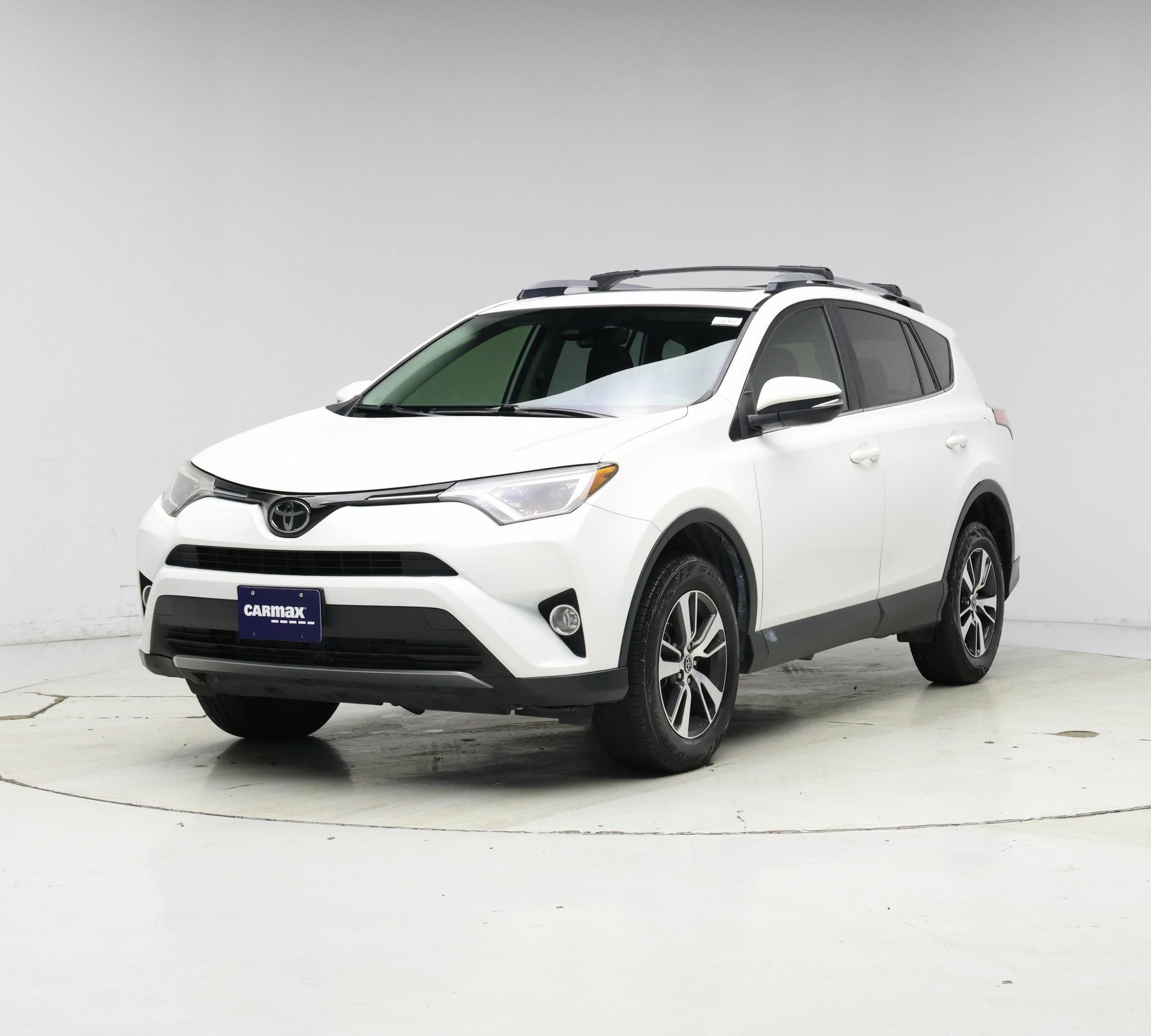 Thumbnail: 2017 Toyota RAV4 - 4