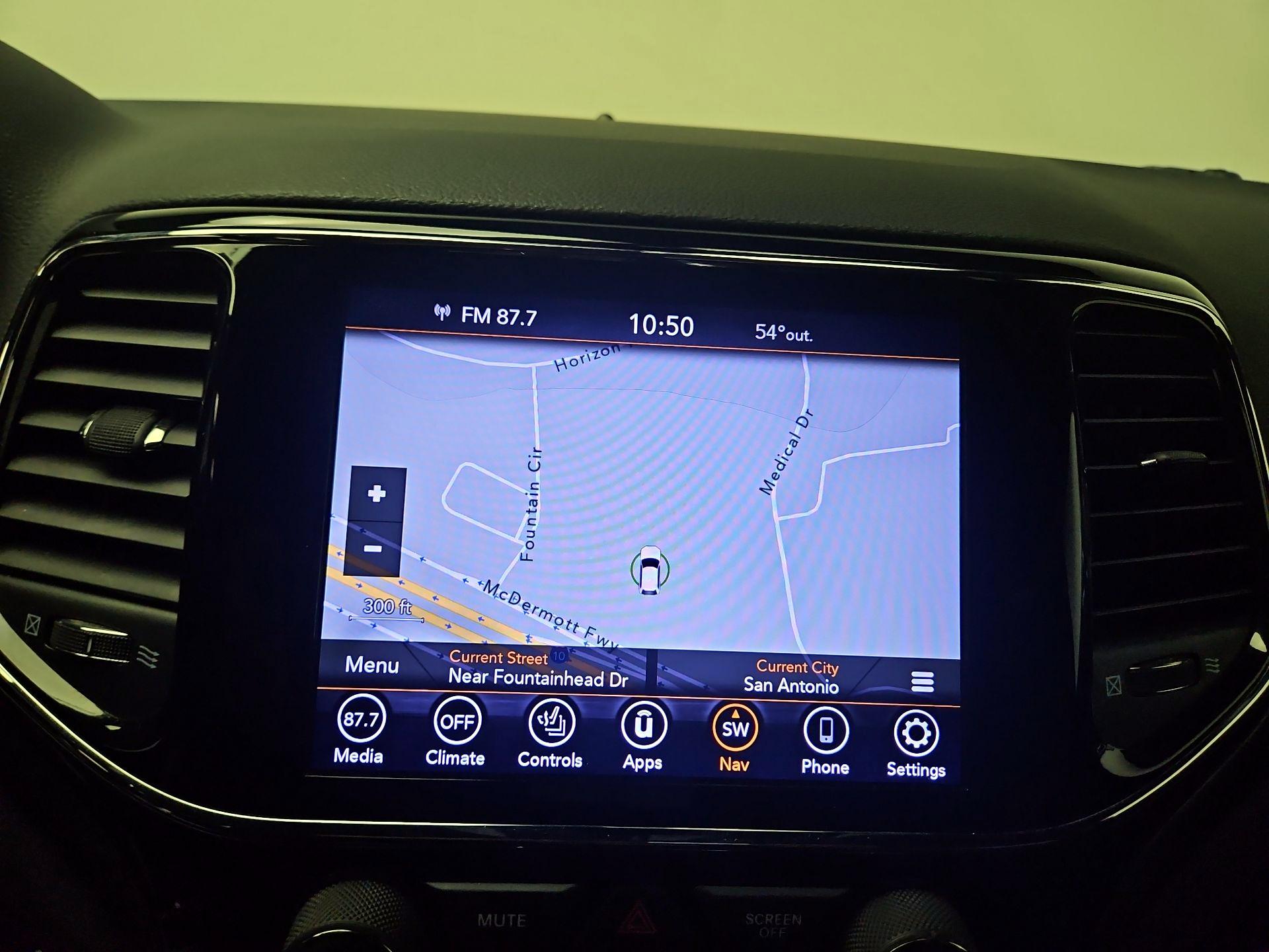Thumbnail: 2020 Jeep Grand Cherokee - 14