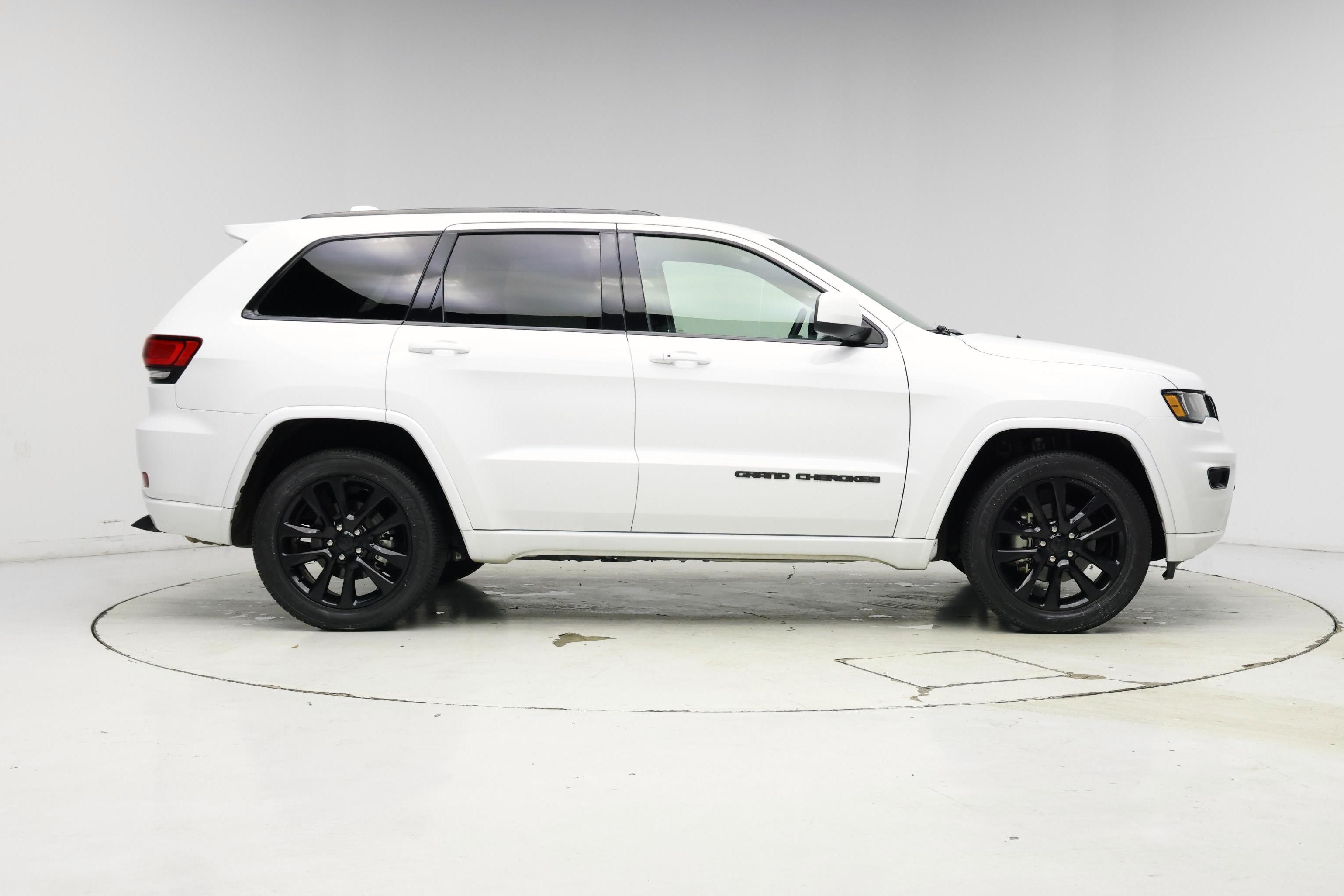 Thumbnail: 2020 Jeep Grand Cherokee - 7