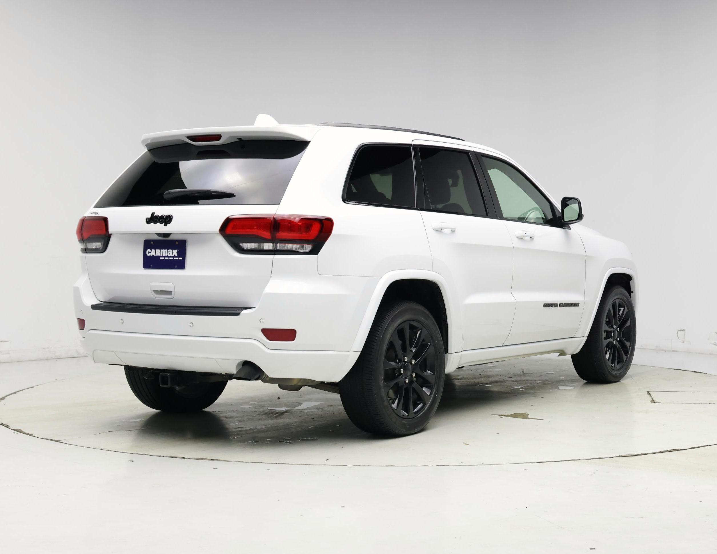 Thumbnail: 2020 Jeep Grand Cherokee - 8