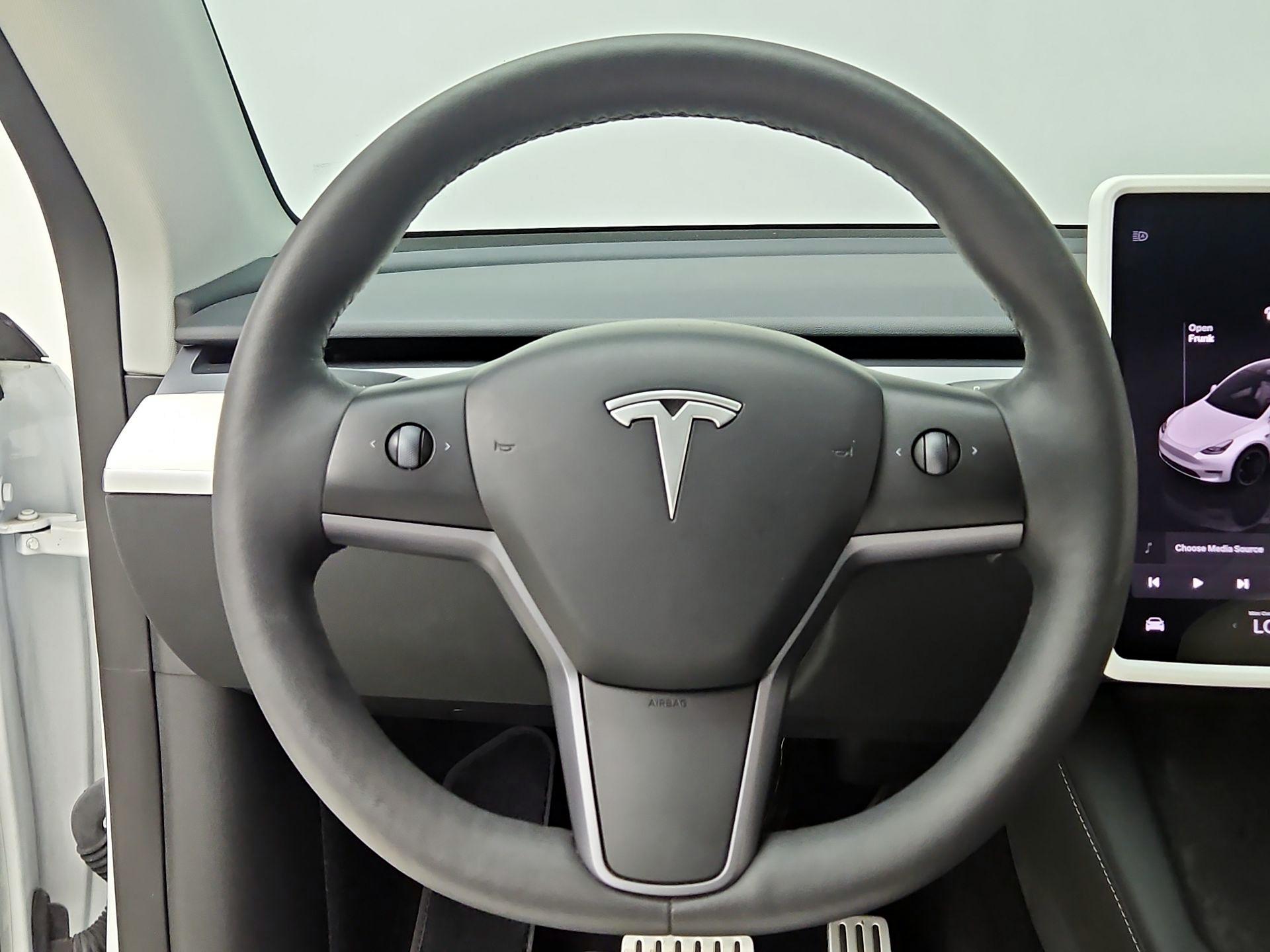 Thumbnail: 2023 Tesla Model Y - 10