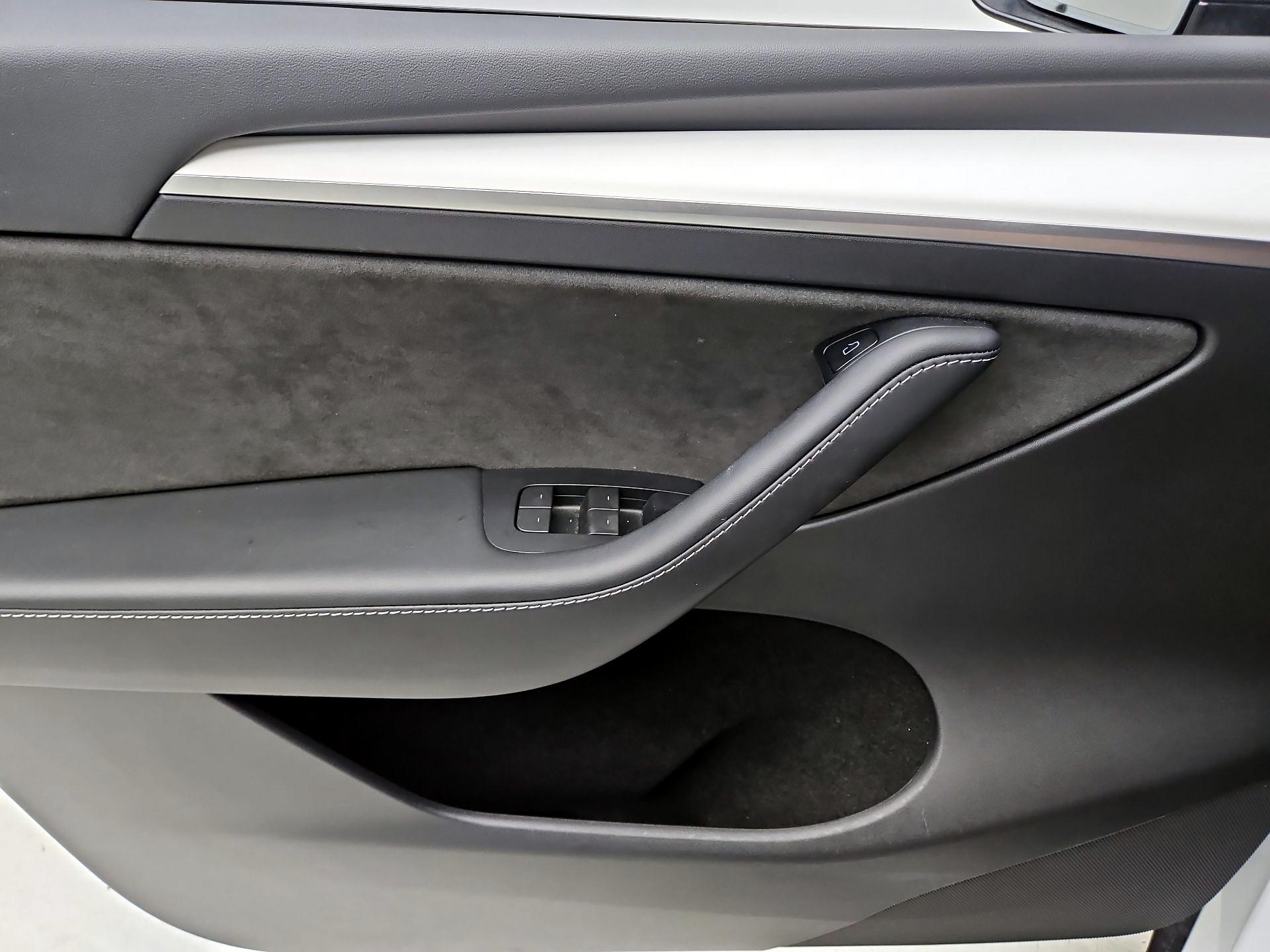 Thumbnail: 2023 Tesla Model Y - 12