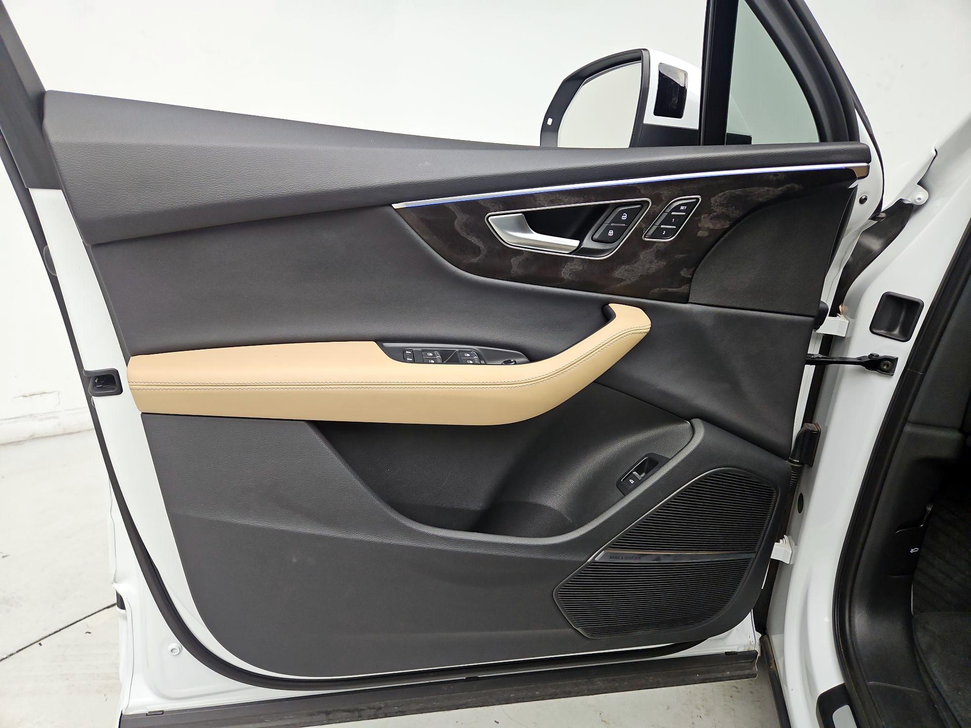 Thumbnail: 2025 Audi Q7 - 12