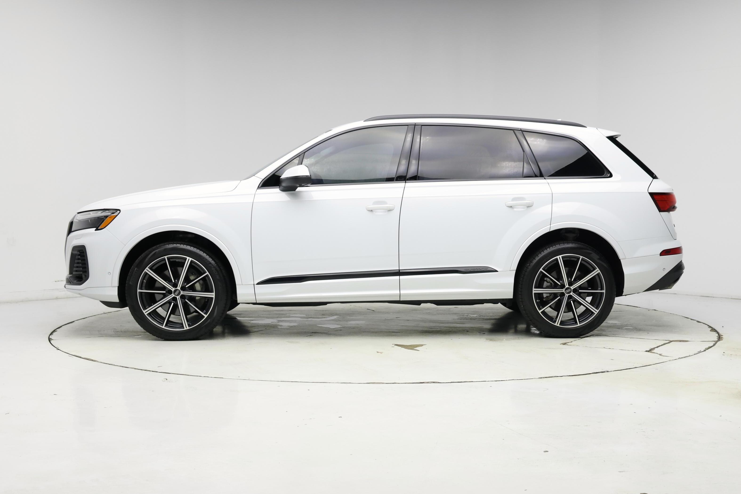 Thumbnail: 2025 Audi Q7 - 3