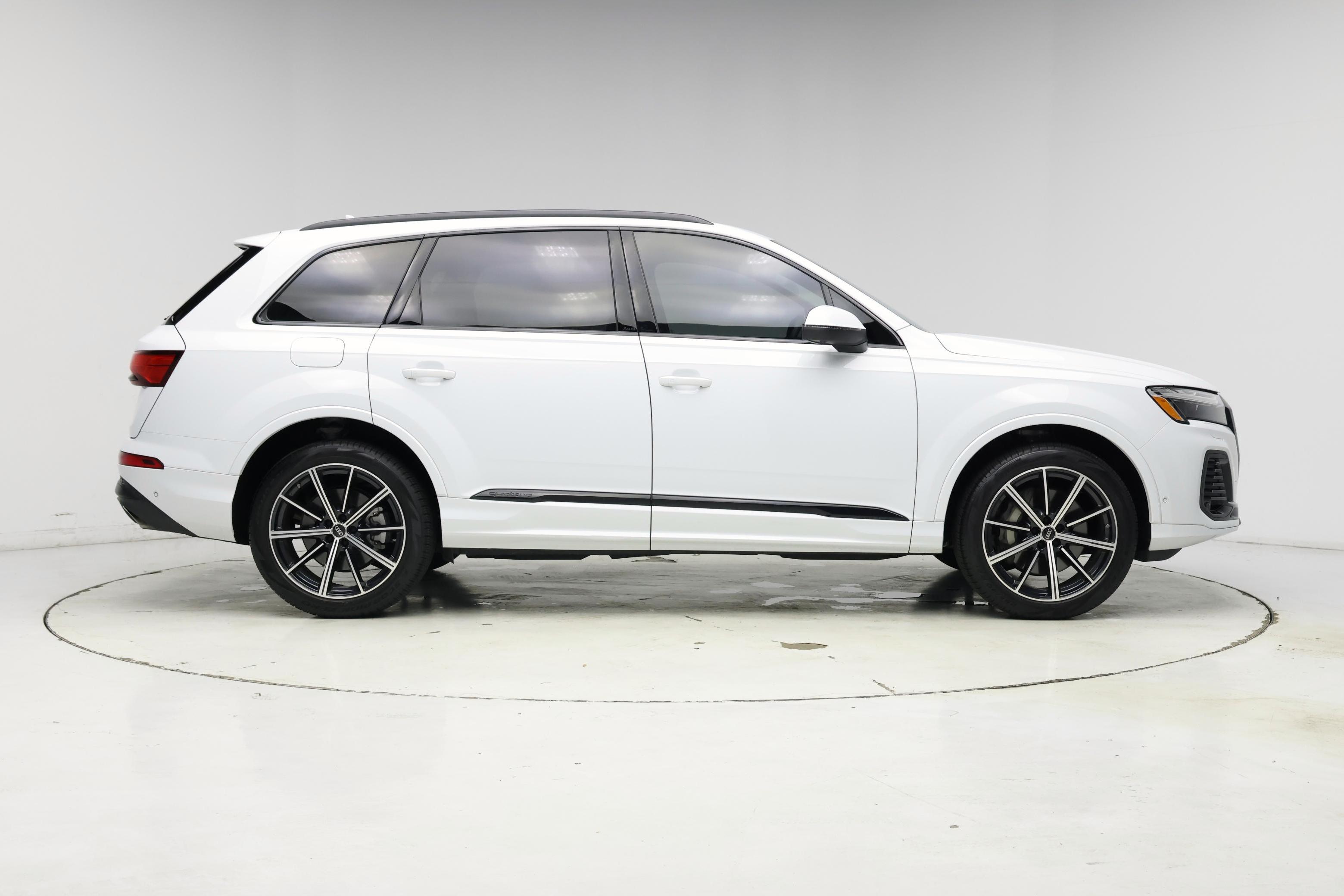 Thumbnail: 2025 Audi Q7 - 7