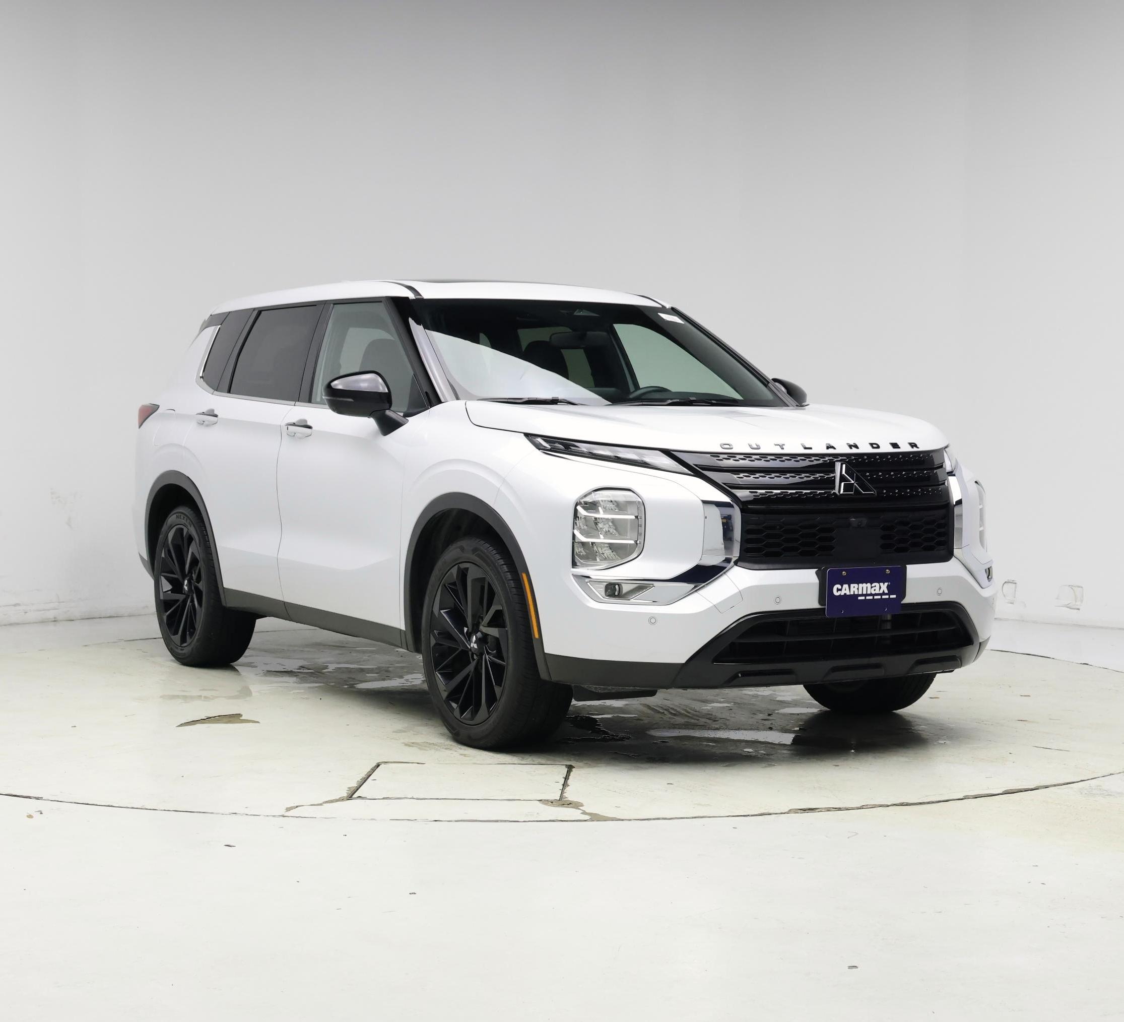 White 2024 Mitsubishi Outlander SUV / Crossover Front-Wheel Drive Automatic