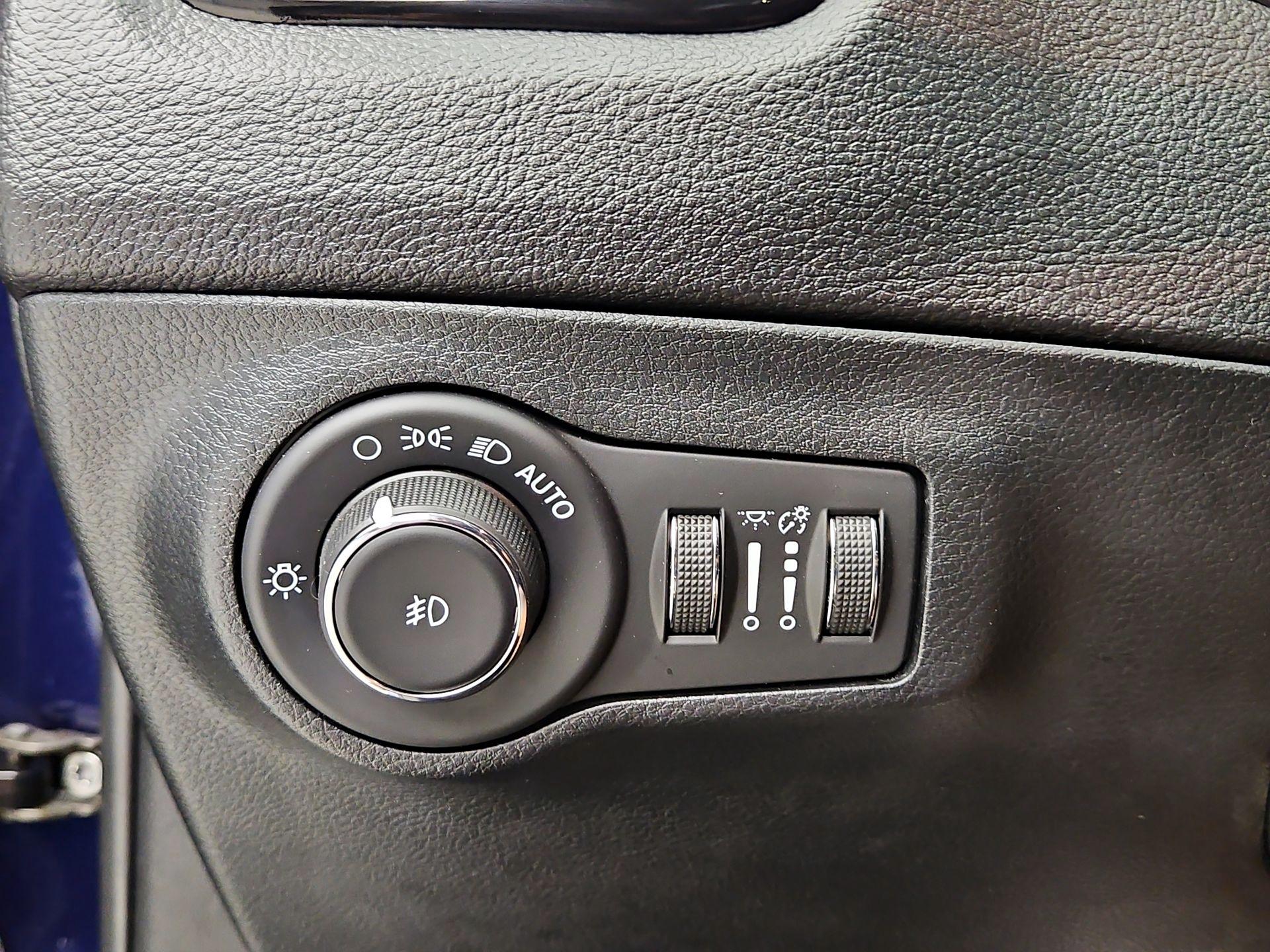 Thumbnail: 2021 Jeep Compass - 13