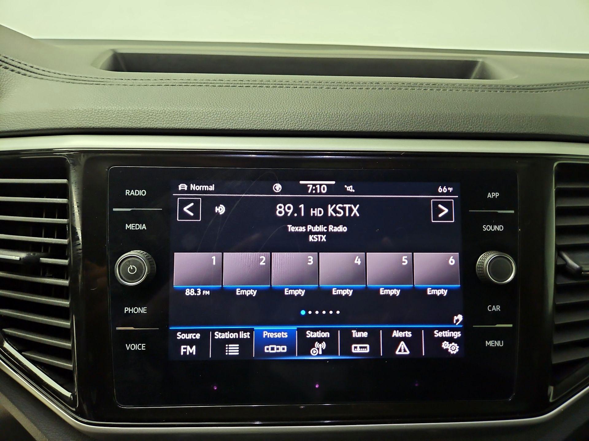 Thumbnail: 2023 Volkswagen Atlas - 15