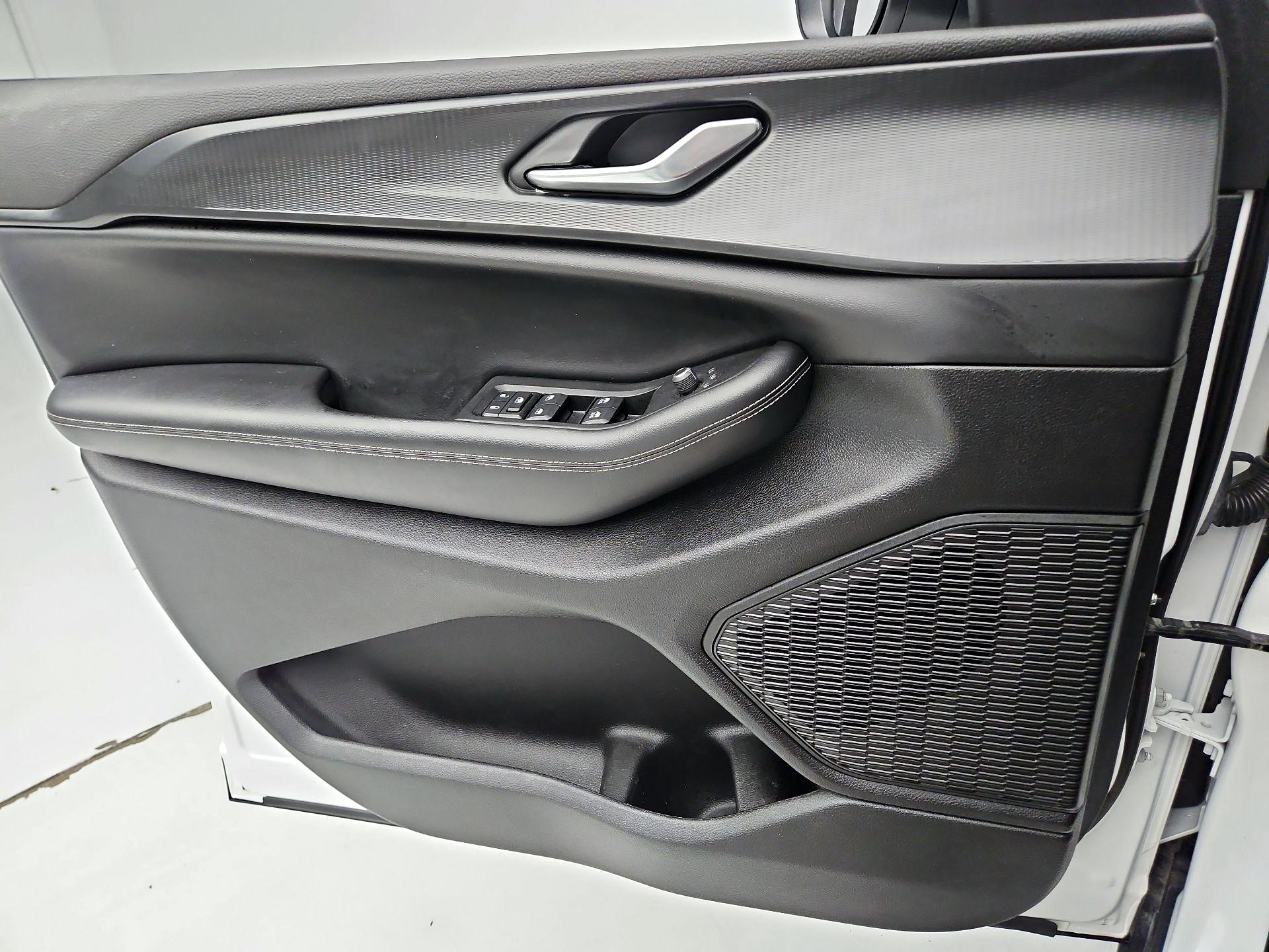 Thumbnail: 2024 Jeep Grand Cherokee - 12