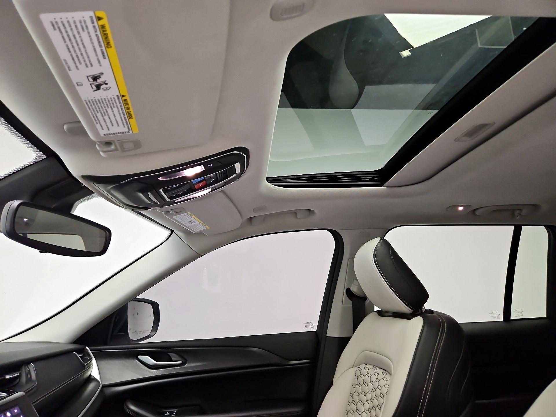 Thumbnail: 2024 Jeep Grand Cherokee - 19