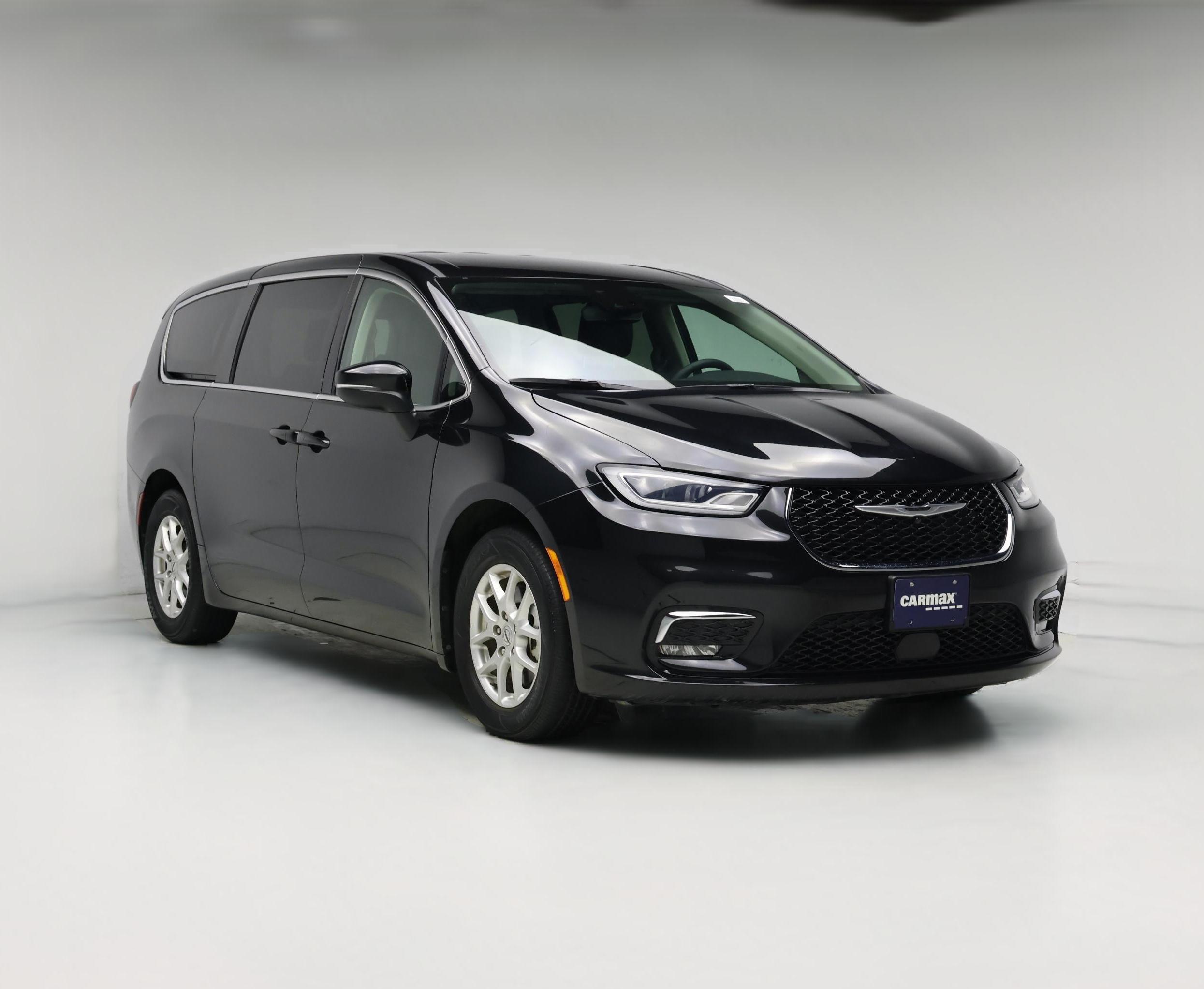 Thumbnail: 2023 Chrysler Pacifica - 1