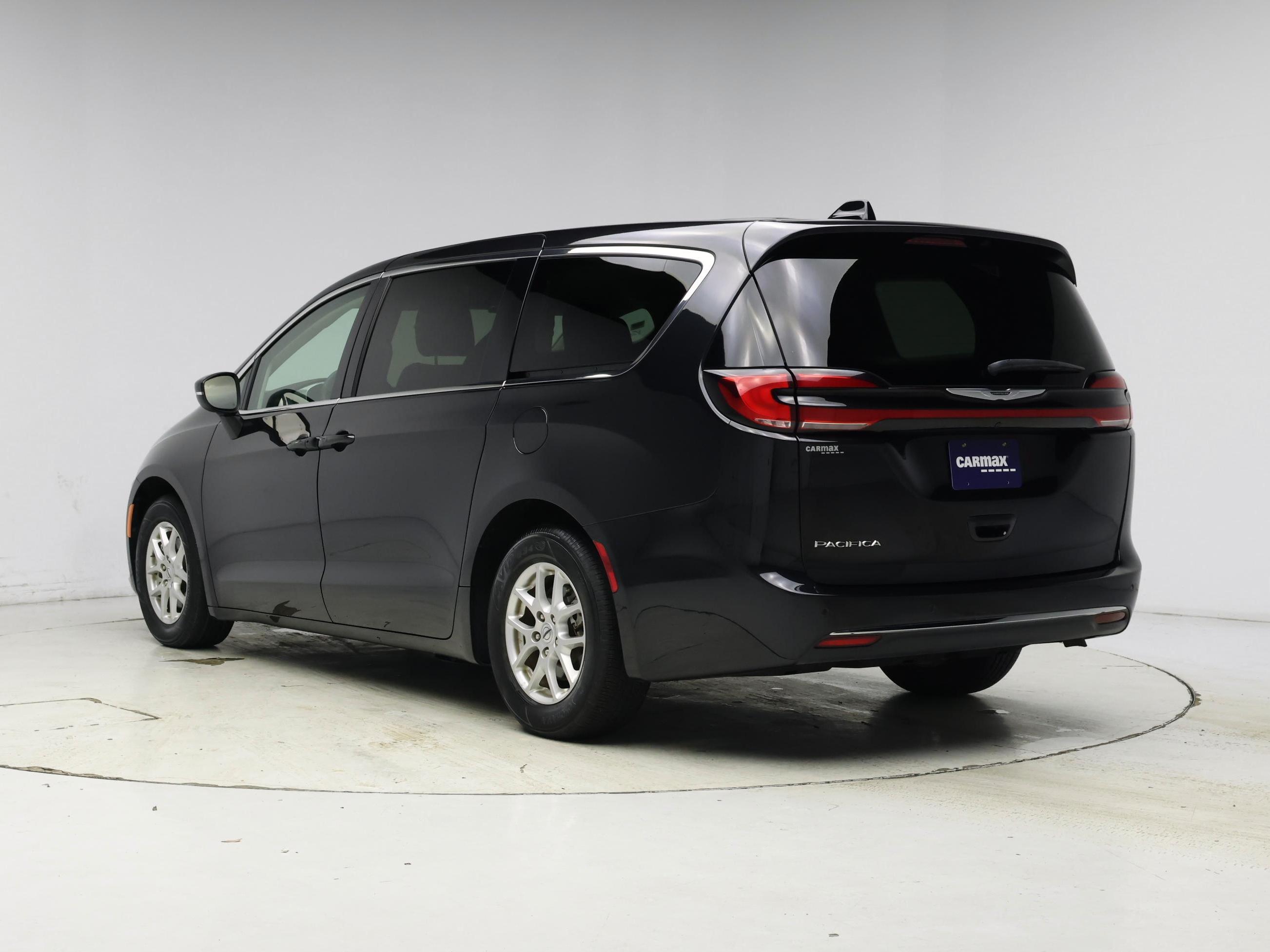 Thumbnail: 2023 Chrysler Pacifica - 2