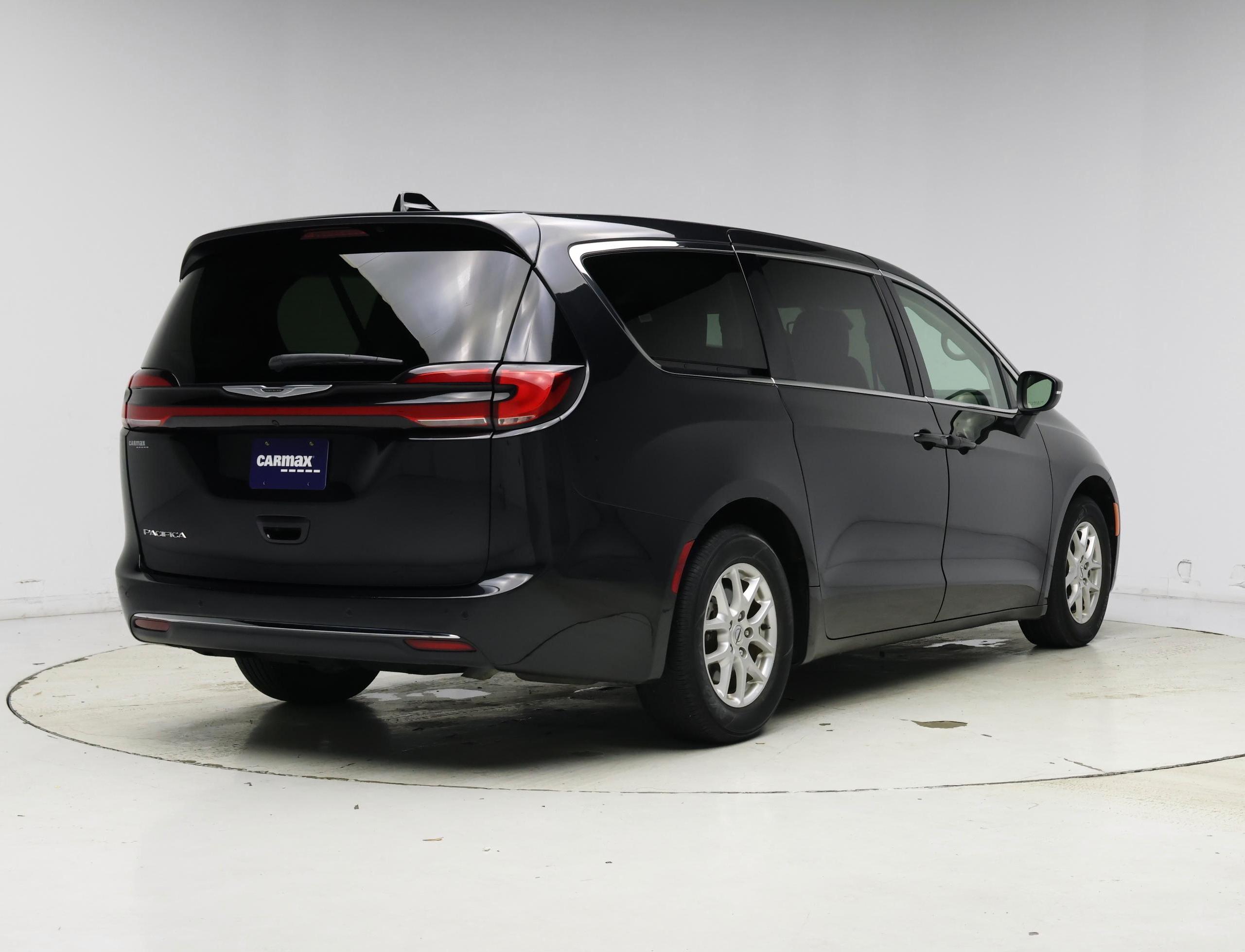 Thumbnail: 2023 Chrysler Pacifica - 8