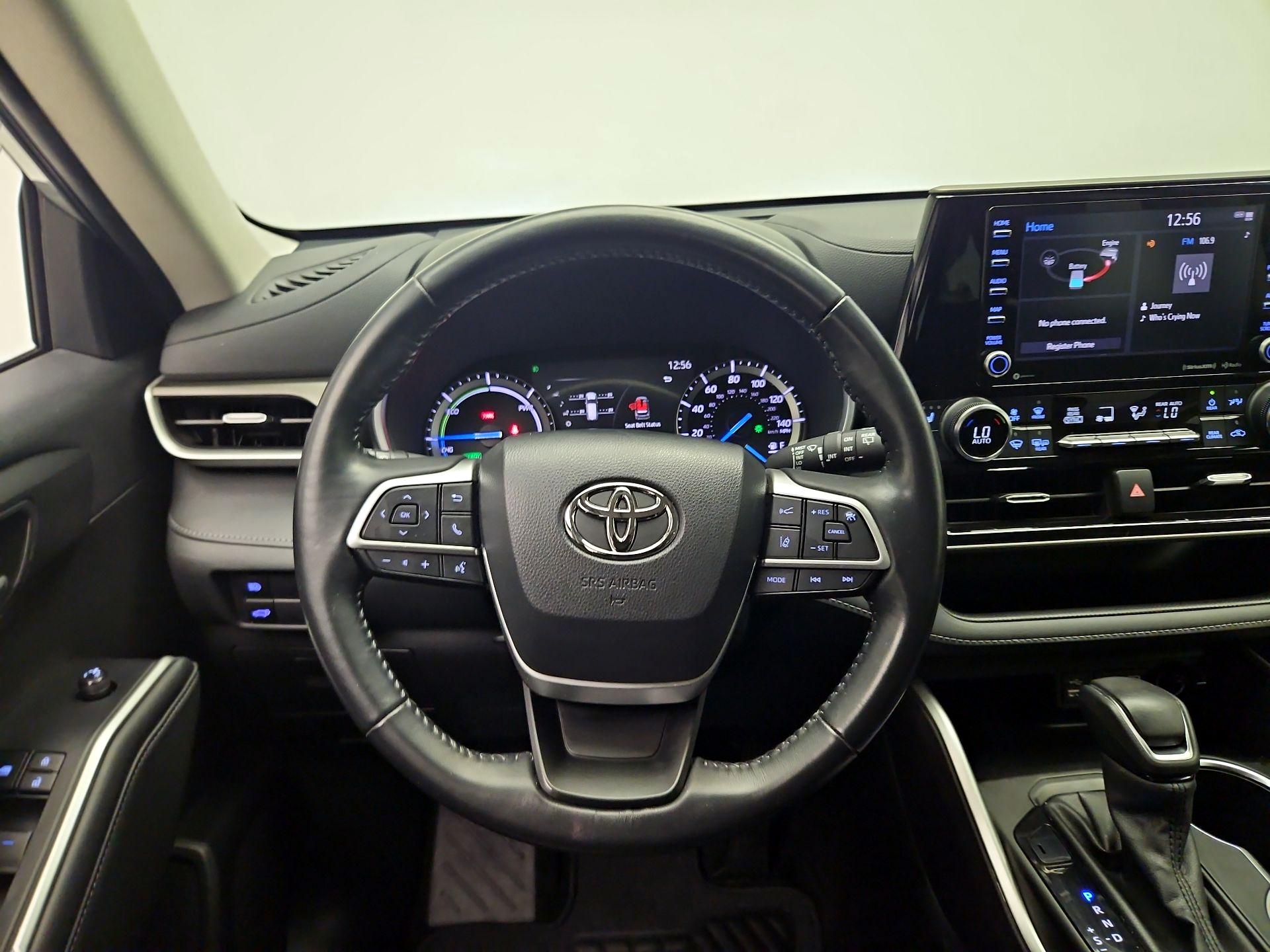 Thumbnail: 2022 Toyota Highlander - 10