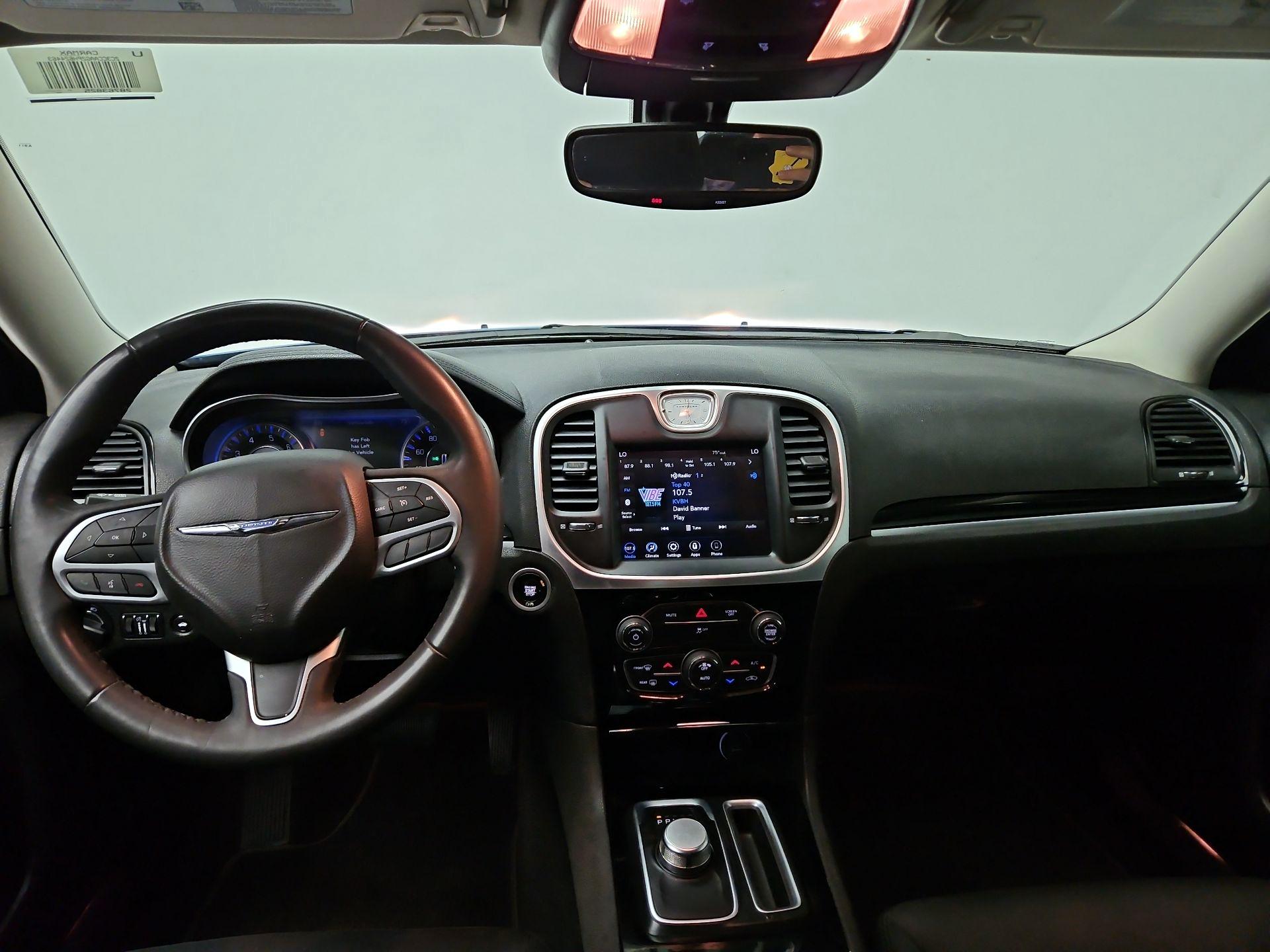 Thumbnail: 2023 Chrysler 300 - 9