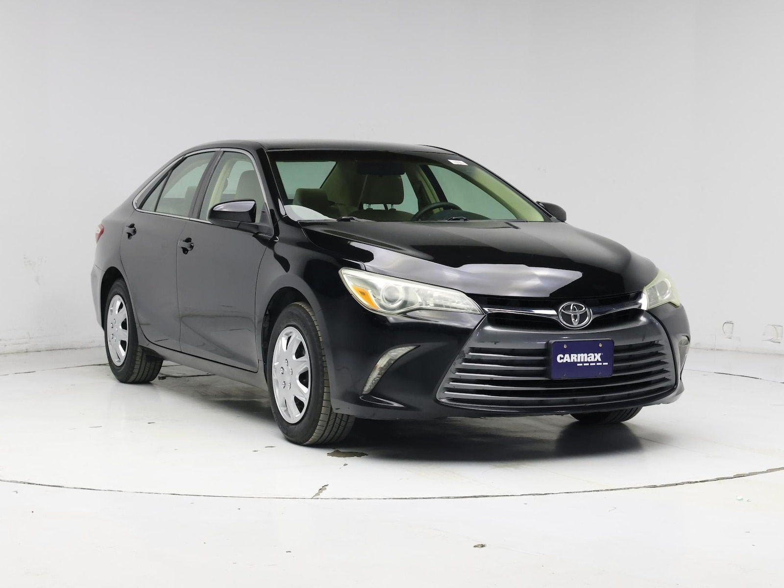 2015 Toyota Camry LE - Photo 2