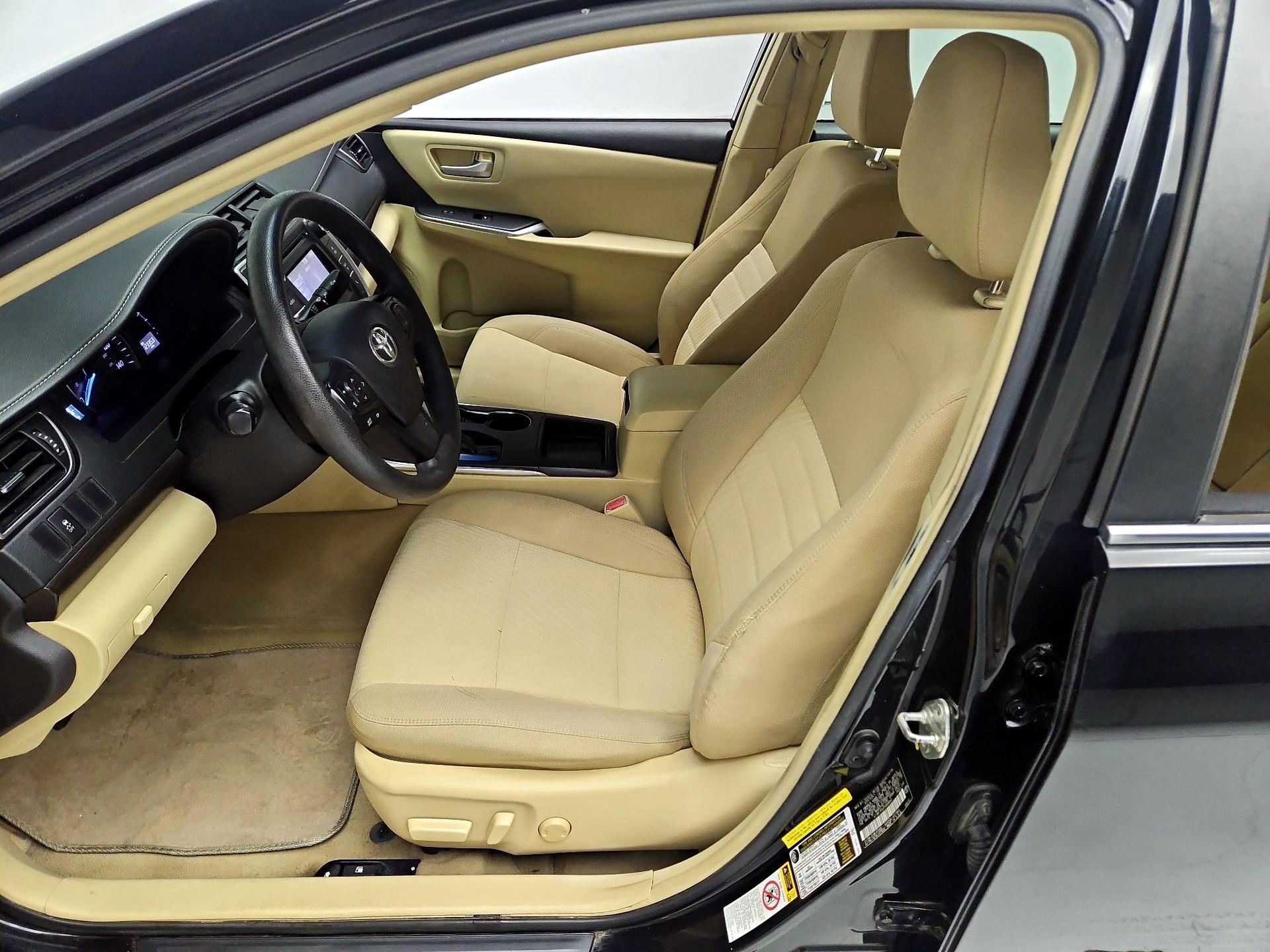 Thumbnail: 2015 Toyota Camry - 11