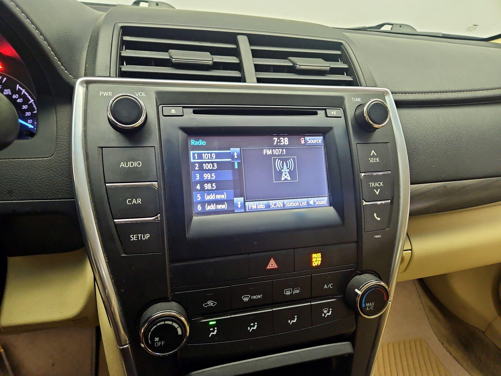 Thumbnail: 2015 Toyota Camry - 15