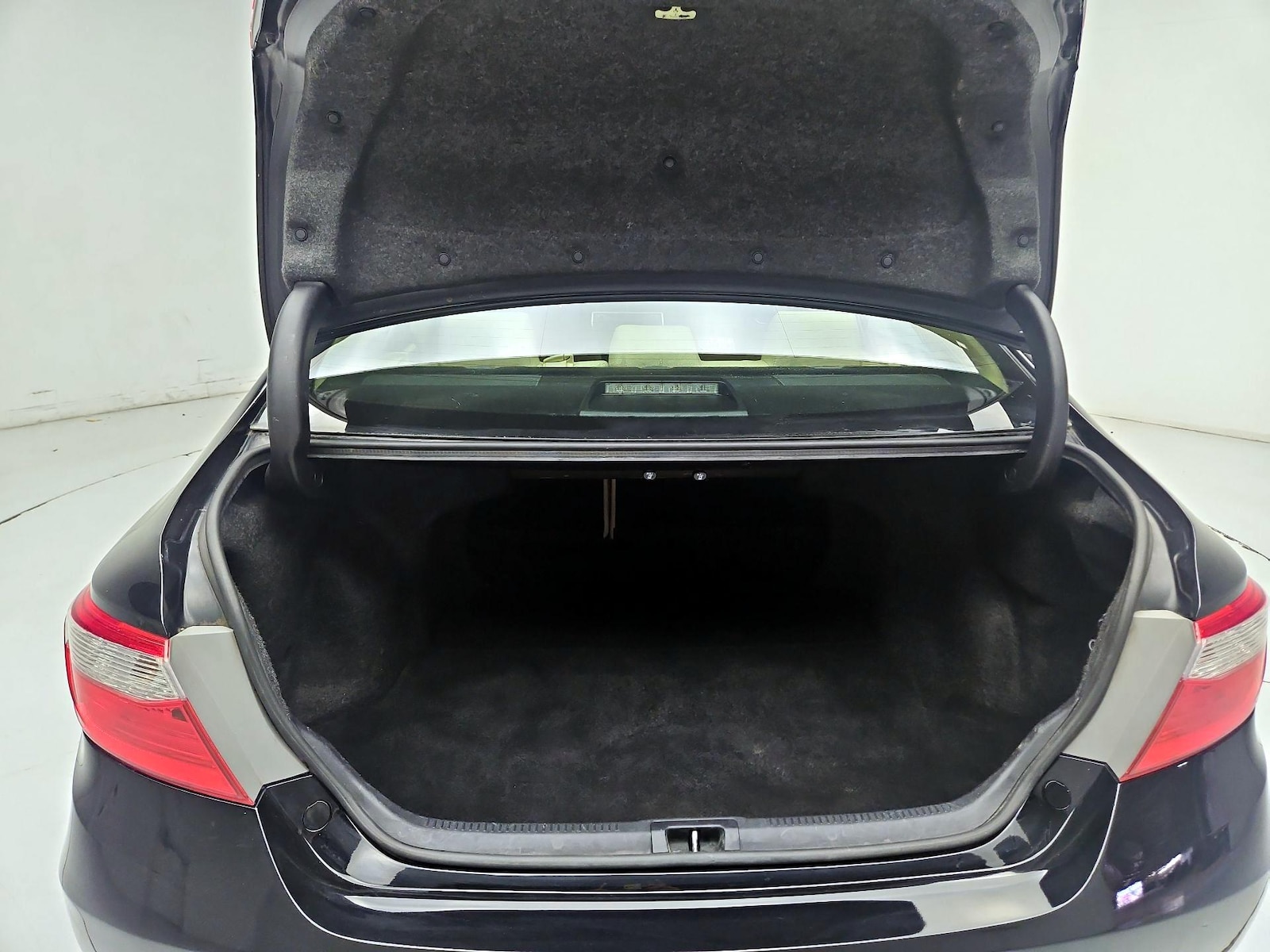 2015 Toyota Camry LE - Photo 21